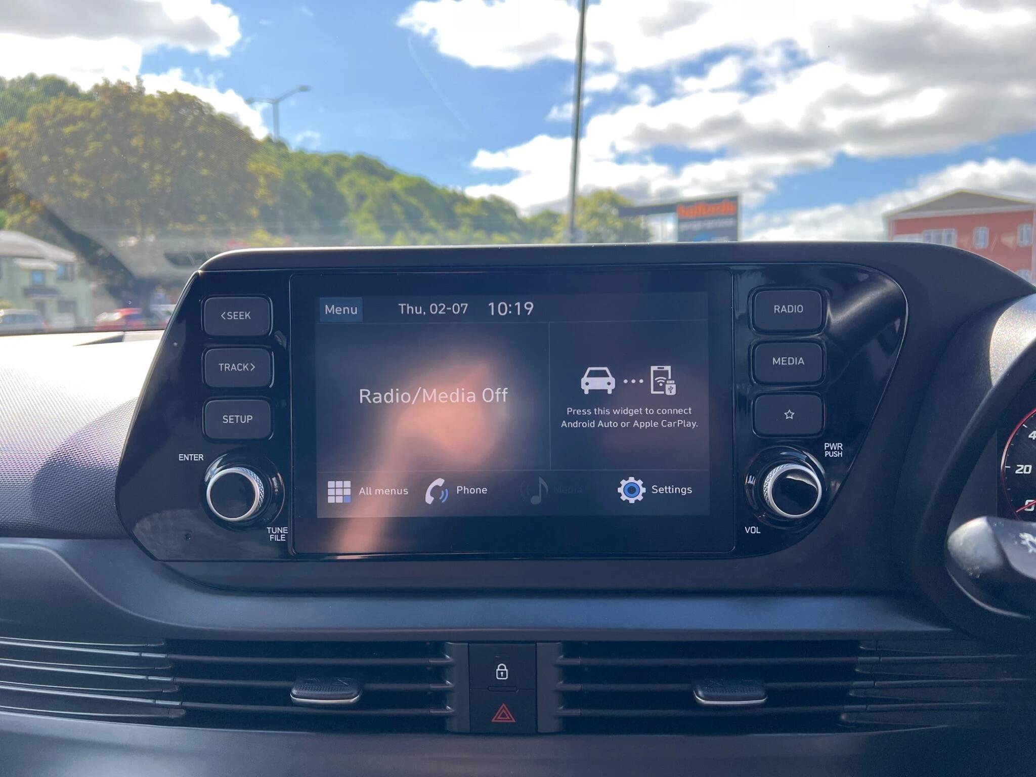Vehicle image 32