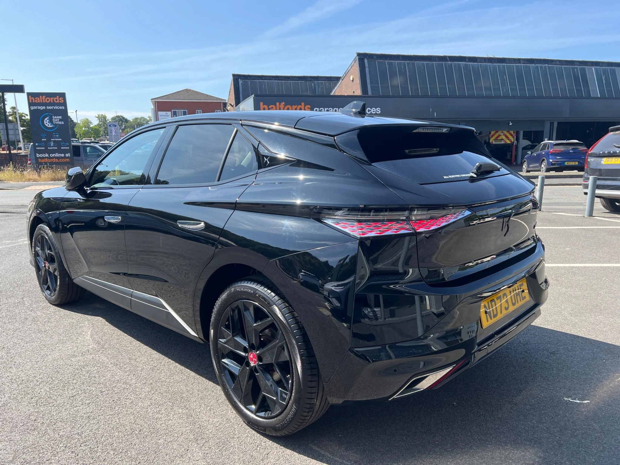 Vehicle image 4