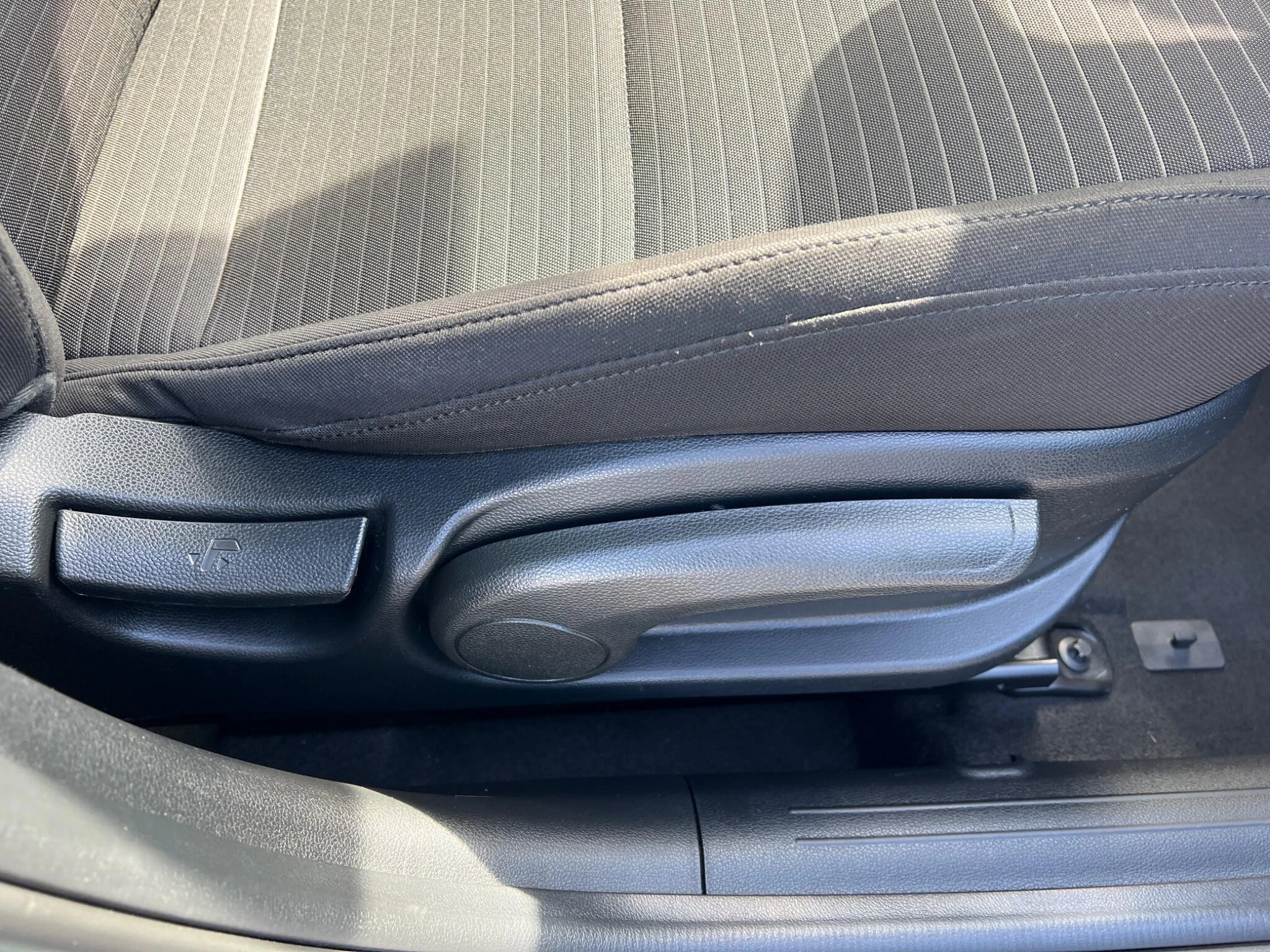 Vehicle image 47