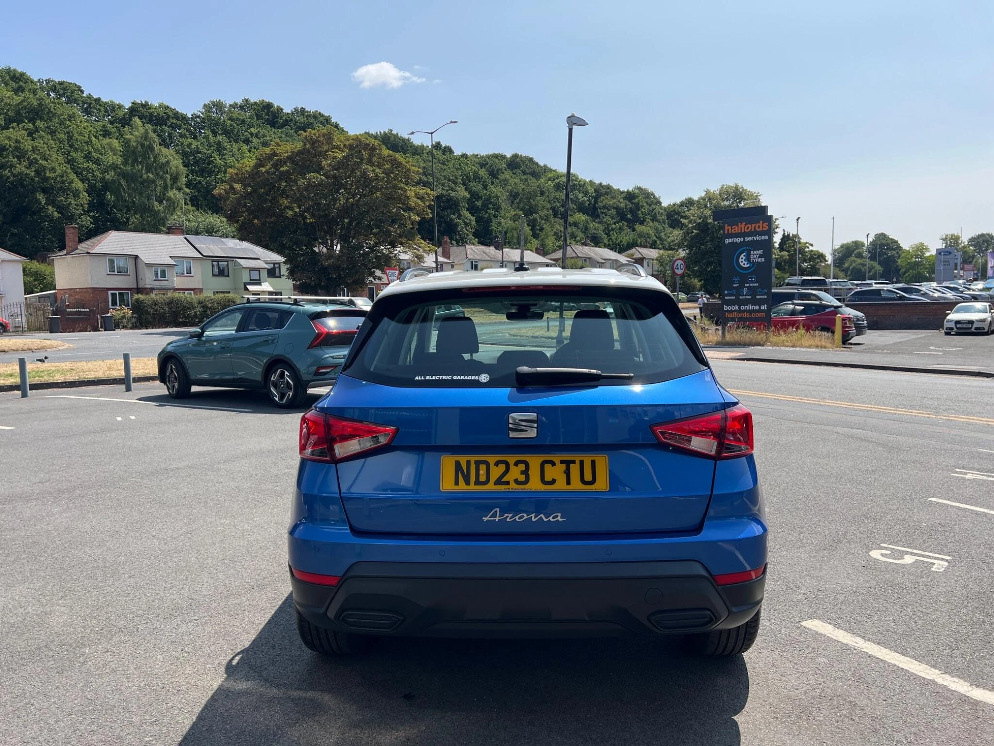Vehicle image 13