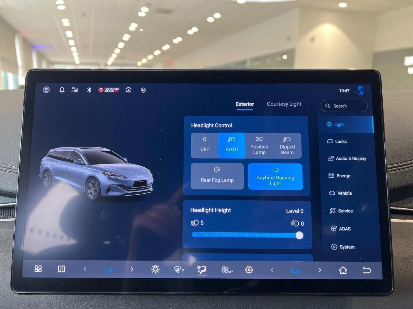 Vehicle image 30