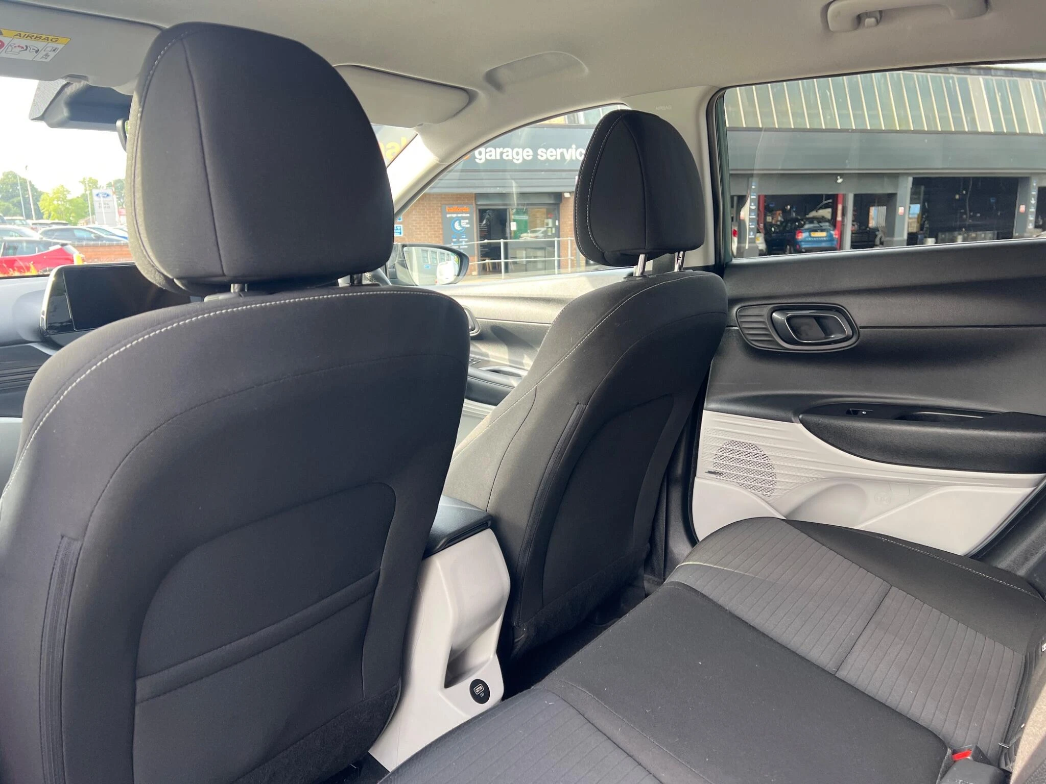 Vehicle image 21