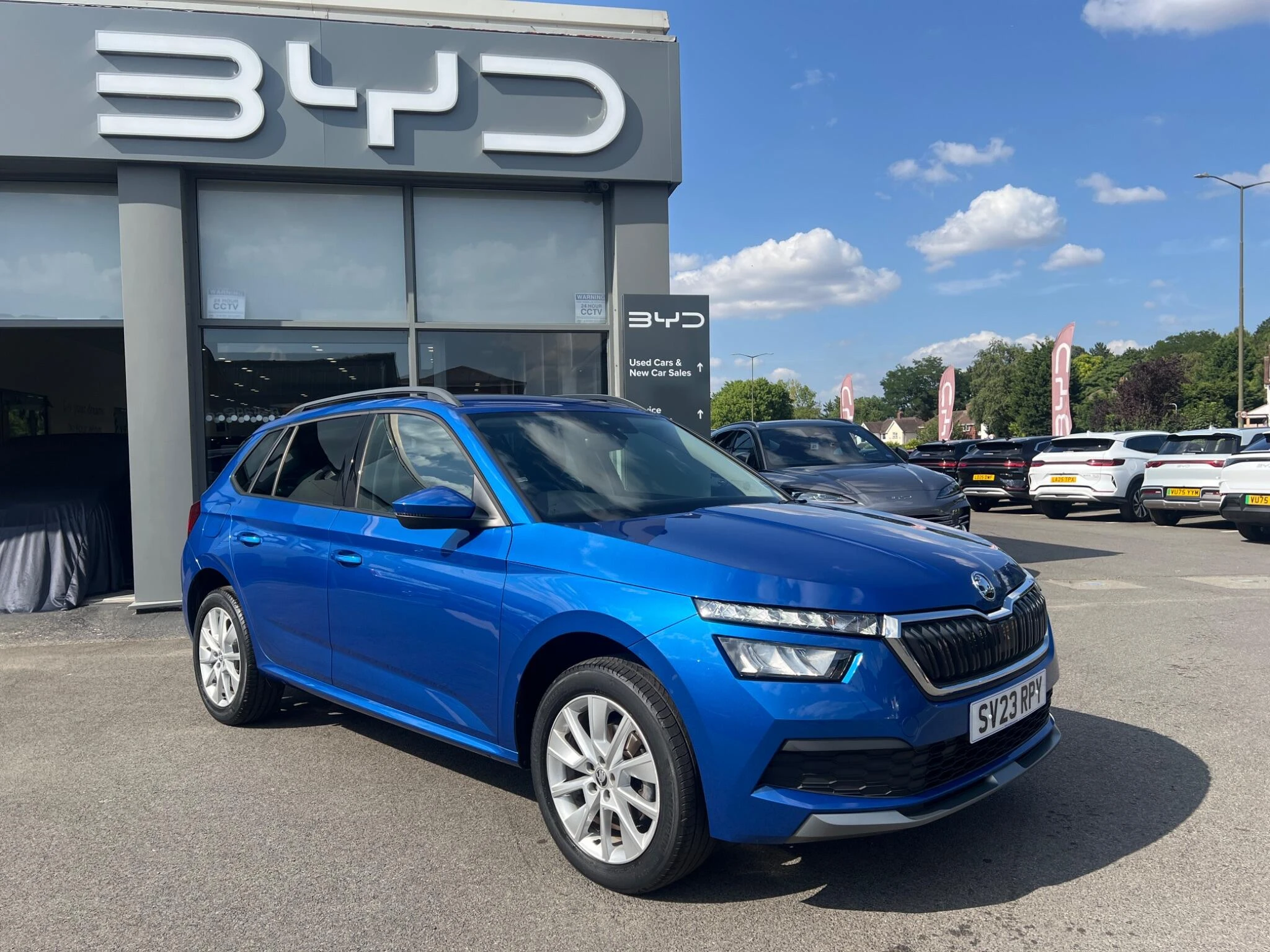 Vehicle image 16