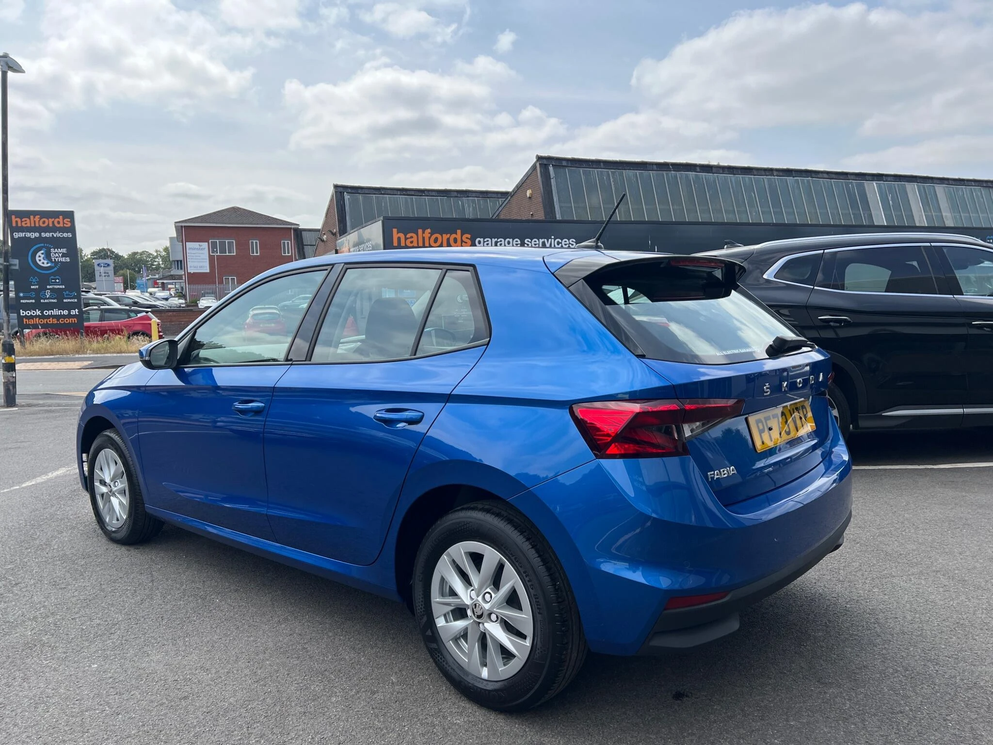 Vehicle image 5