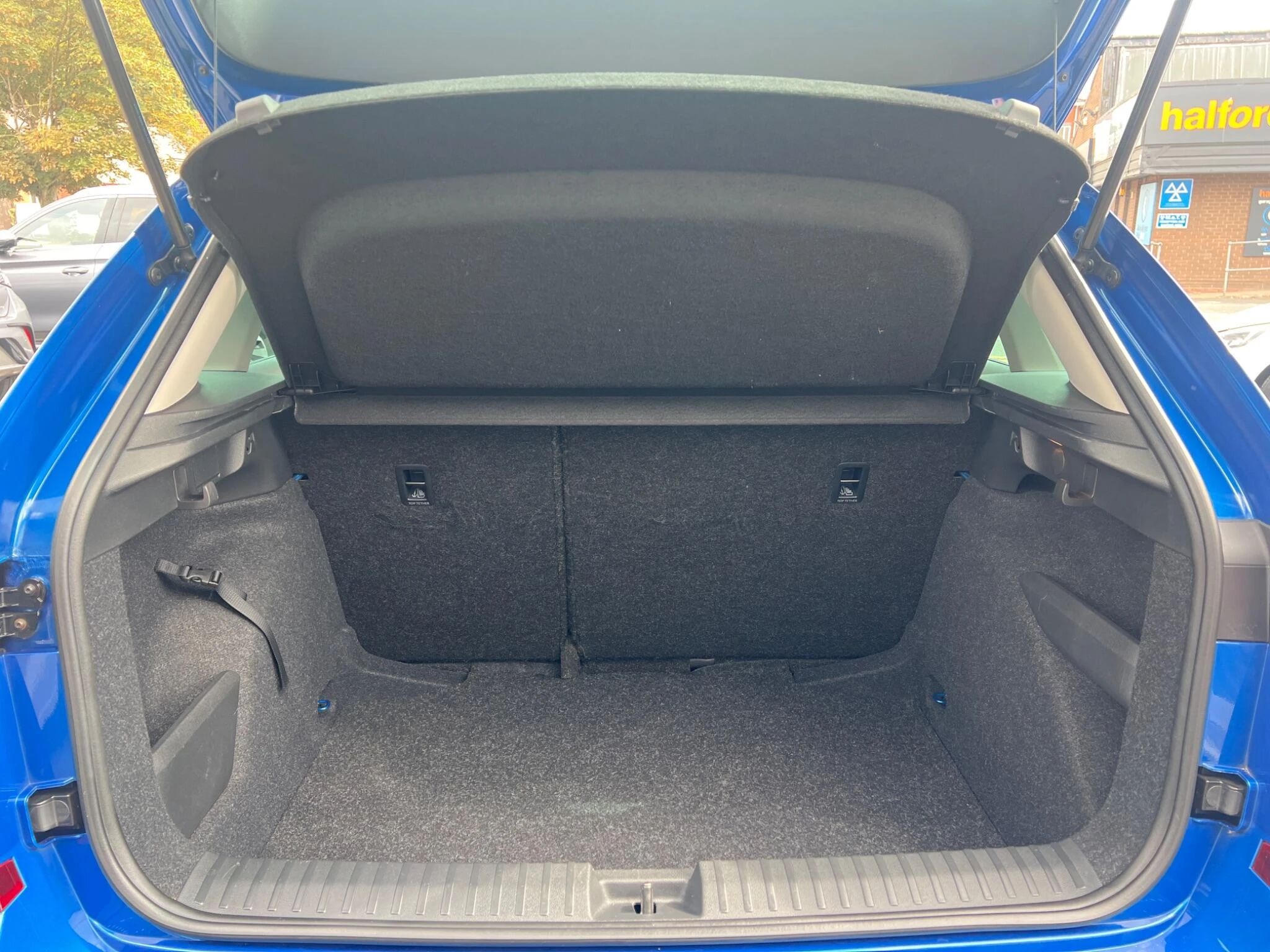 Vehicle image 30