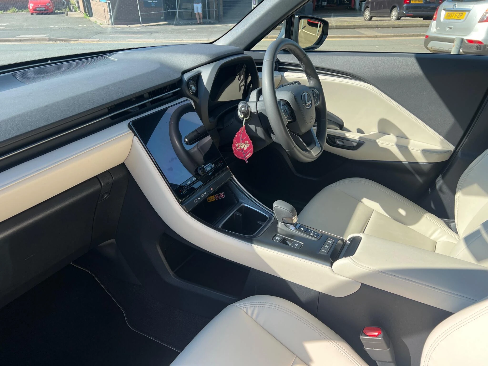 Vehicle image 18