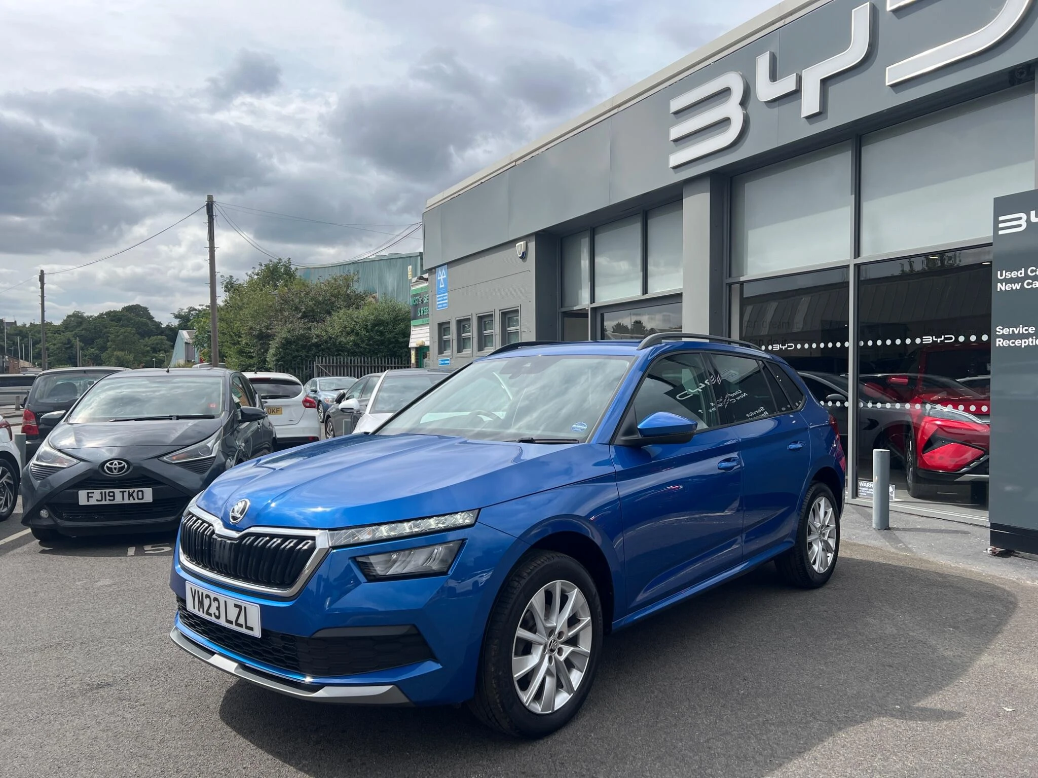 Vehicle image 3