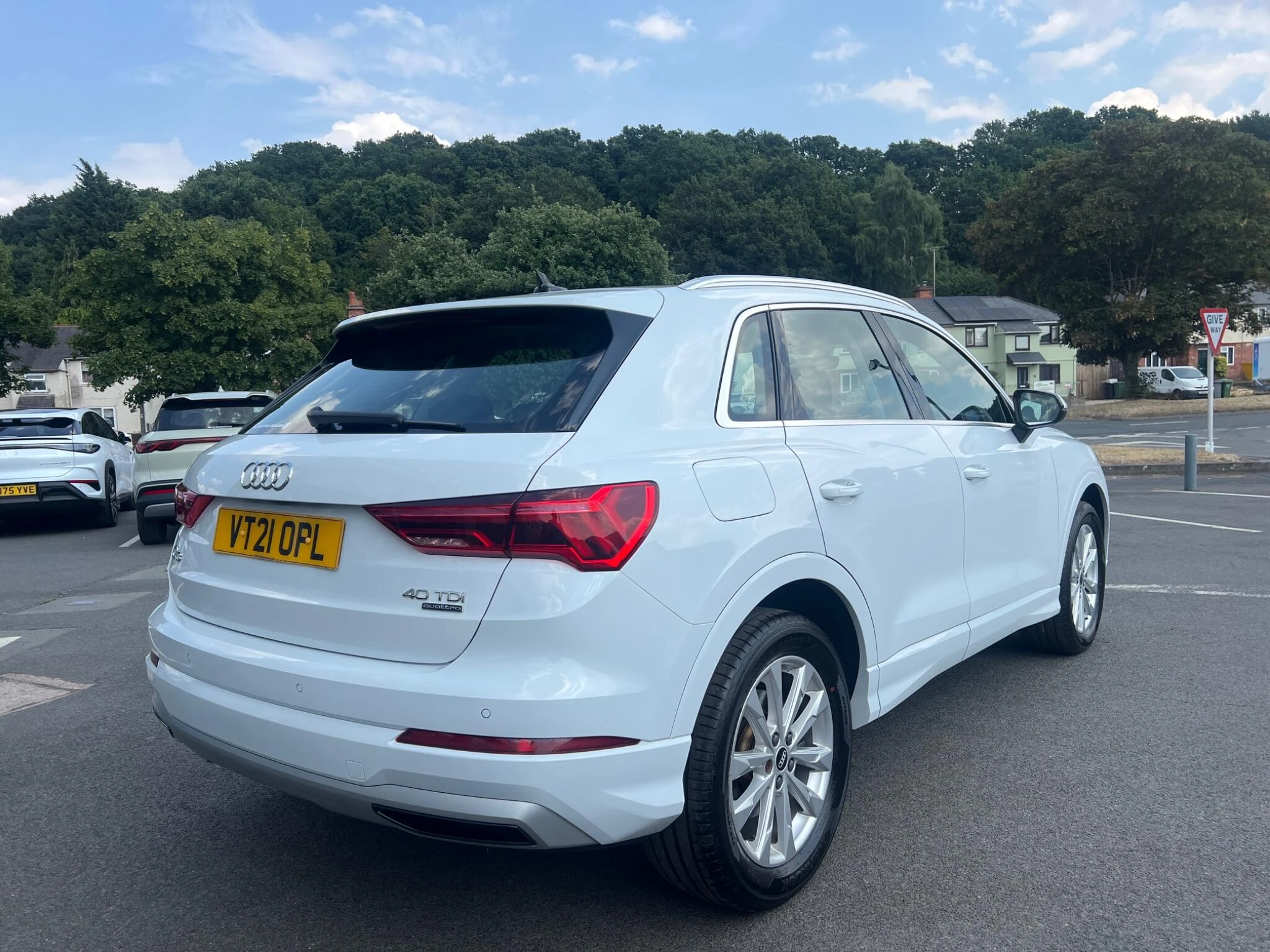 Vehicle image 21