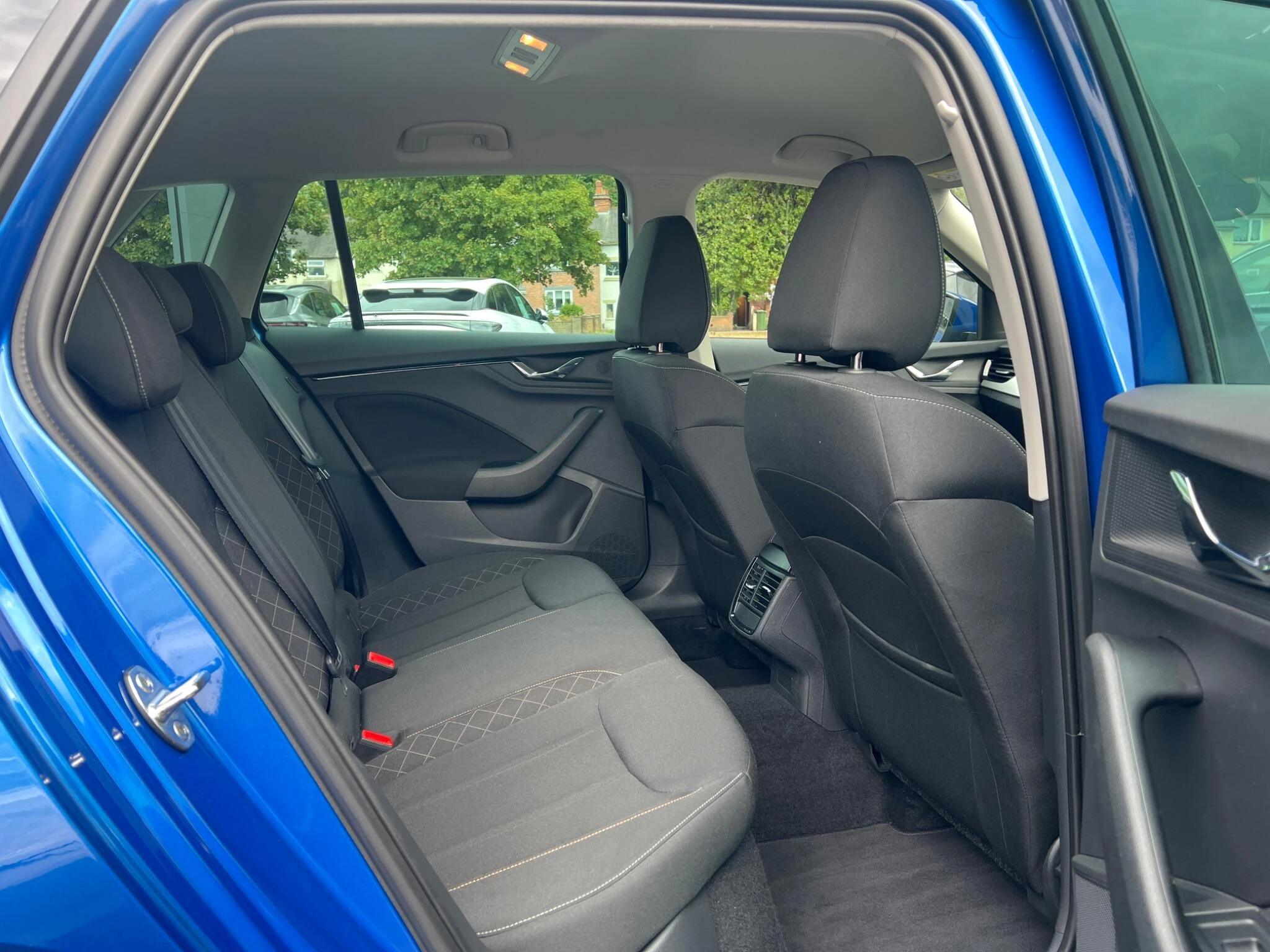 Vehicle image 14