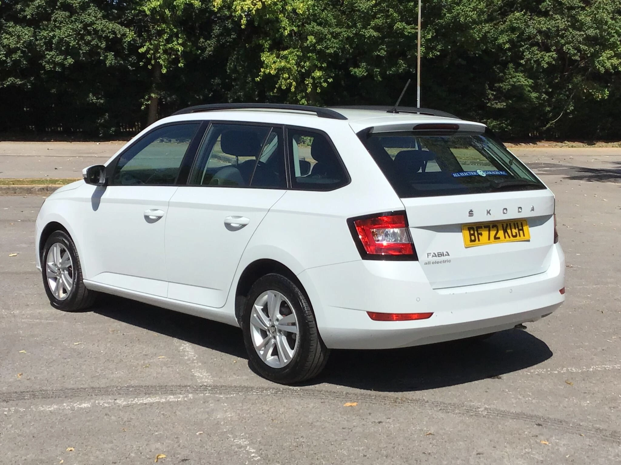 Vehicle image 5