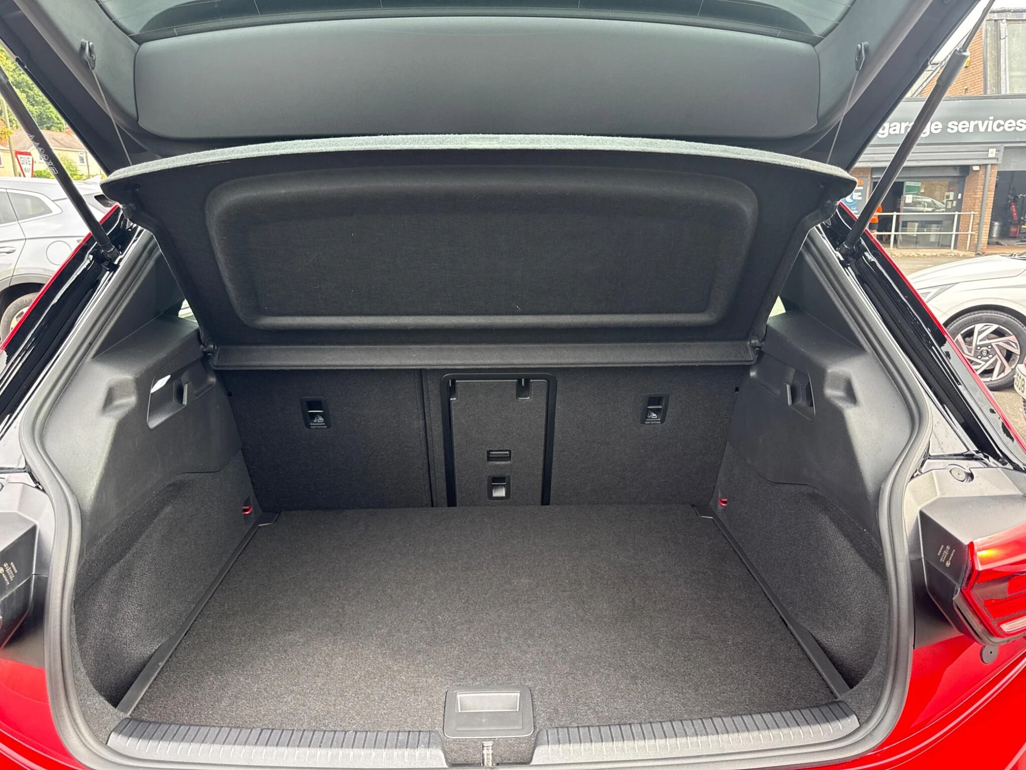 Vehicle image 31