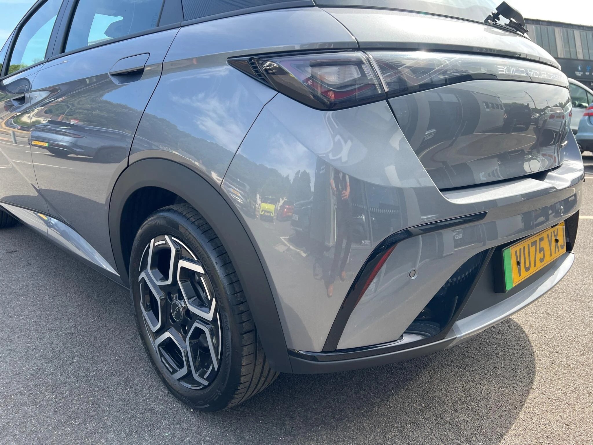 Vehicle image 25