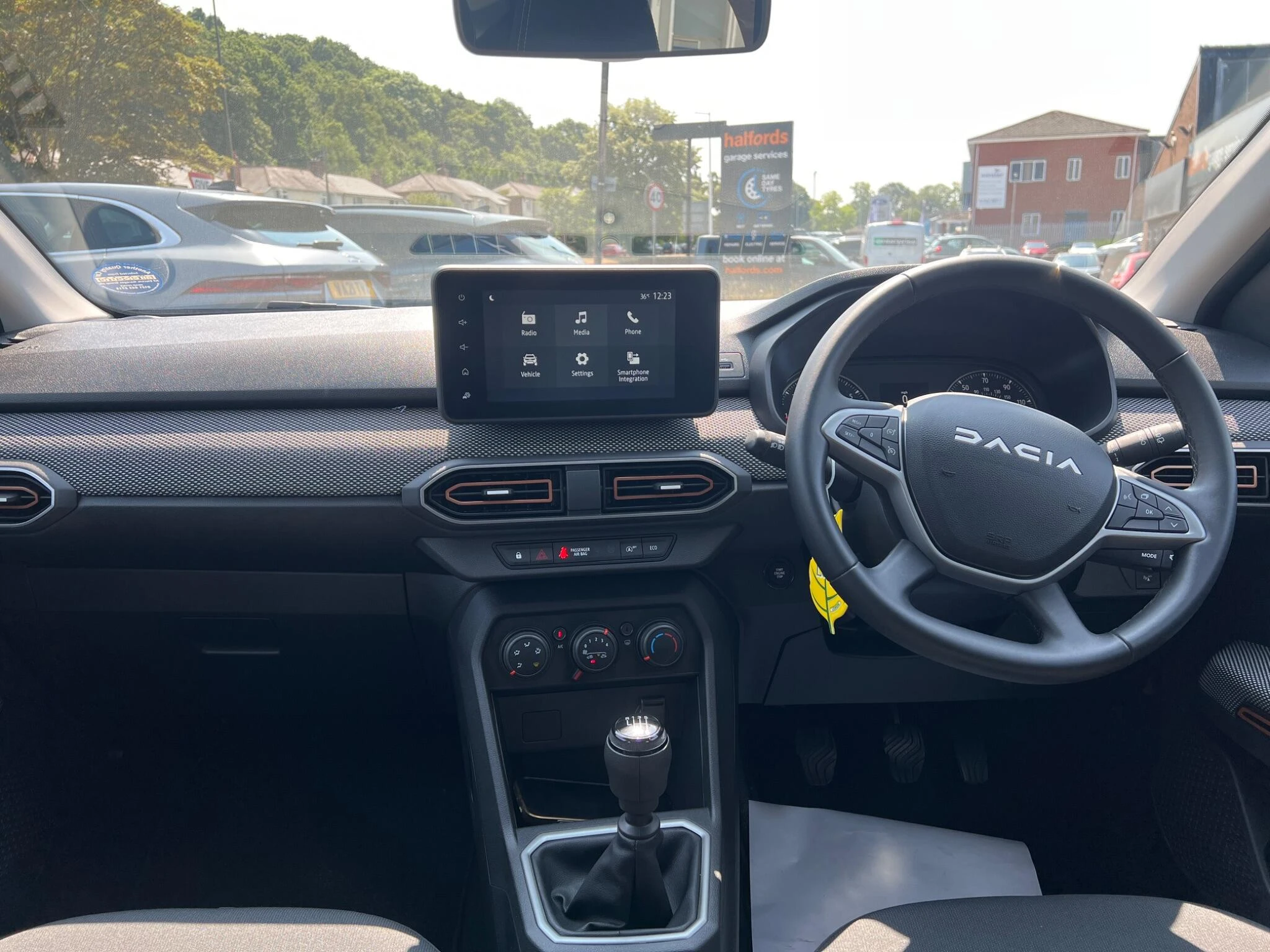 Vehicle image 11