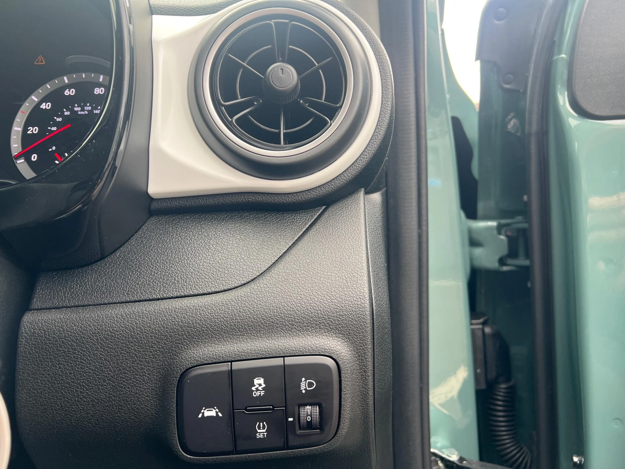 Vehicle image 29