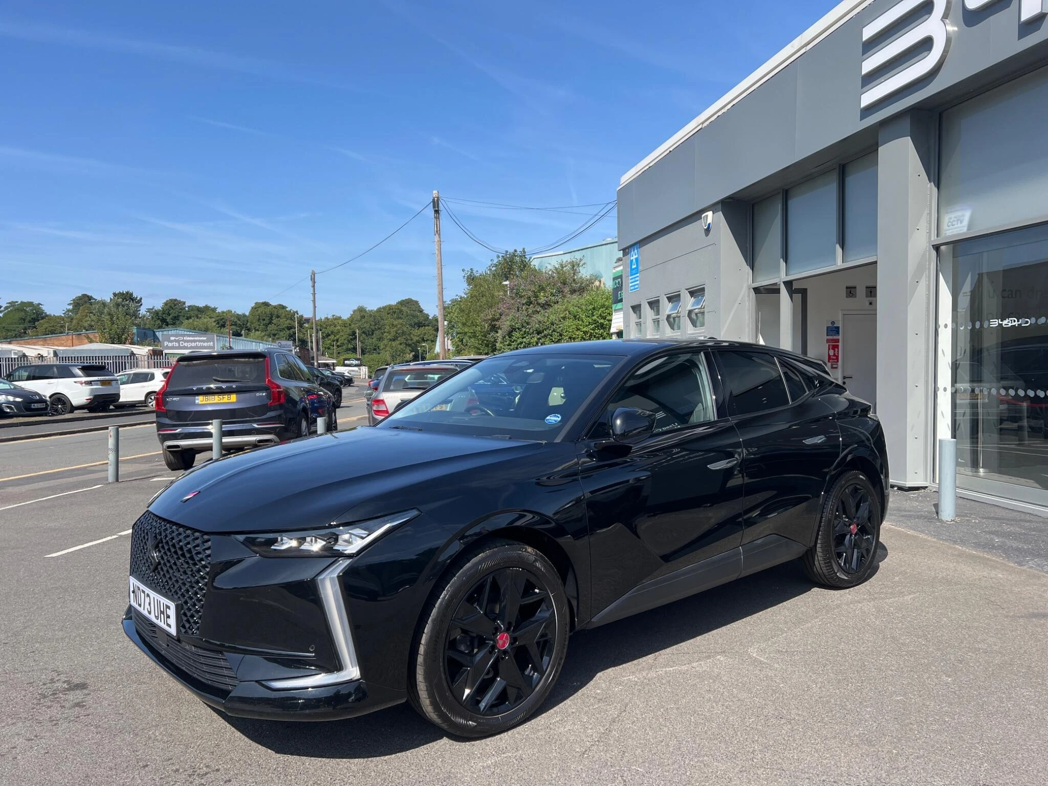 Vehicle image 3
