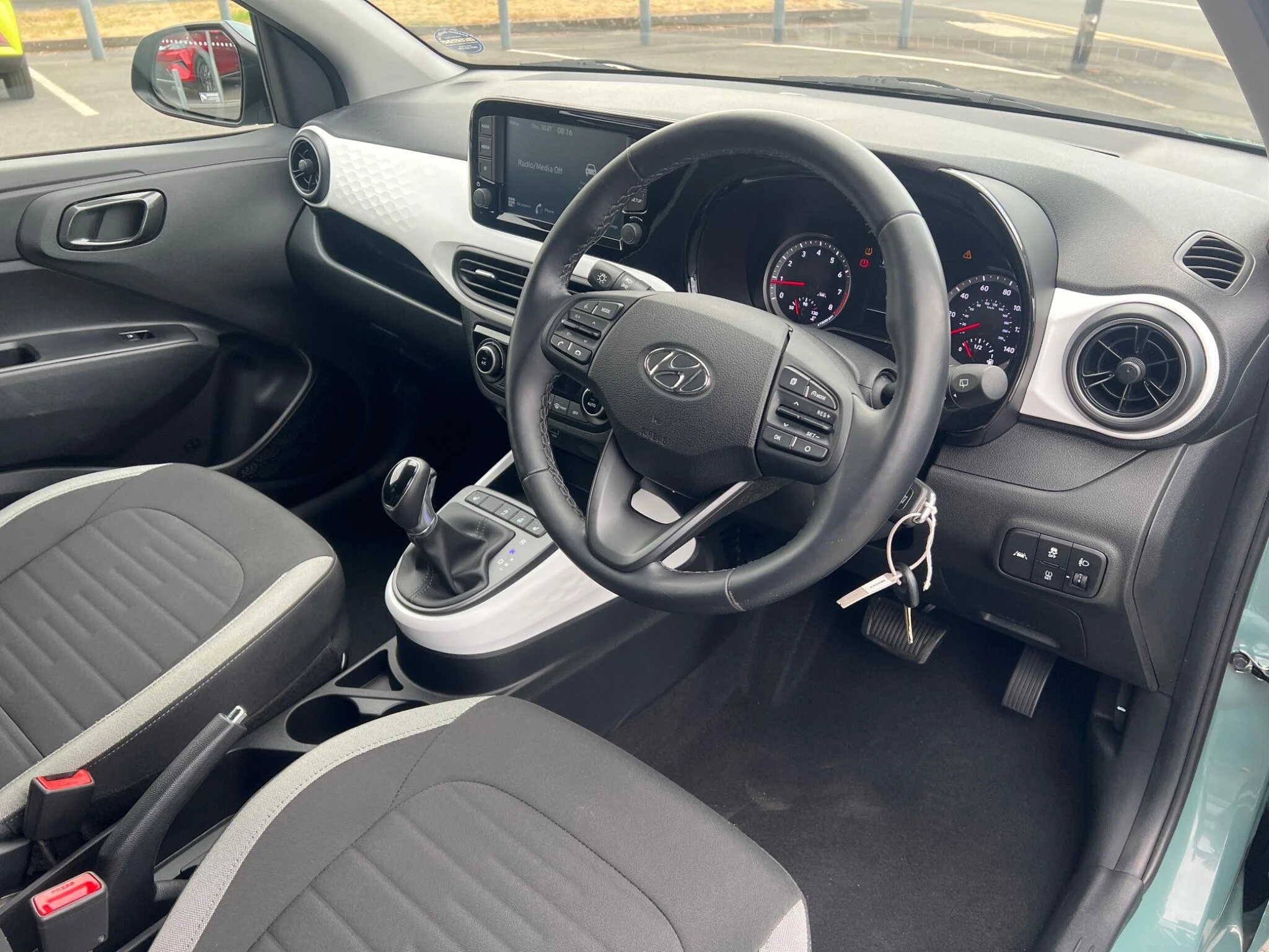 Vehicle image 21