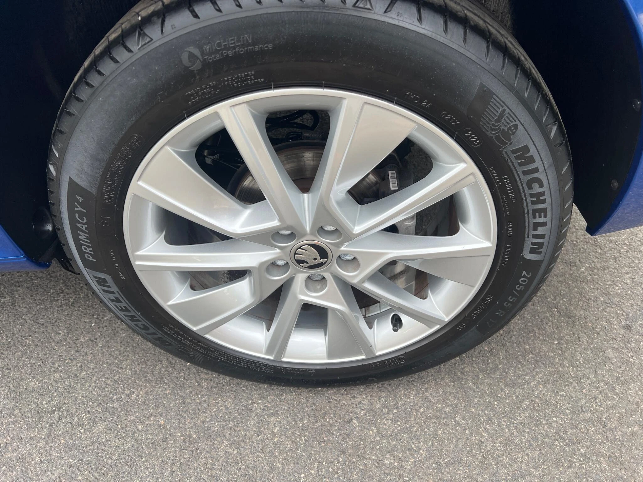 Vehicle image 21