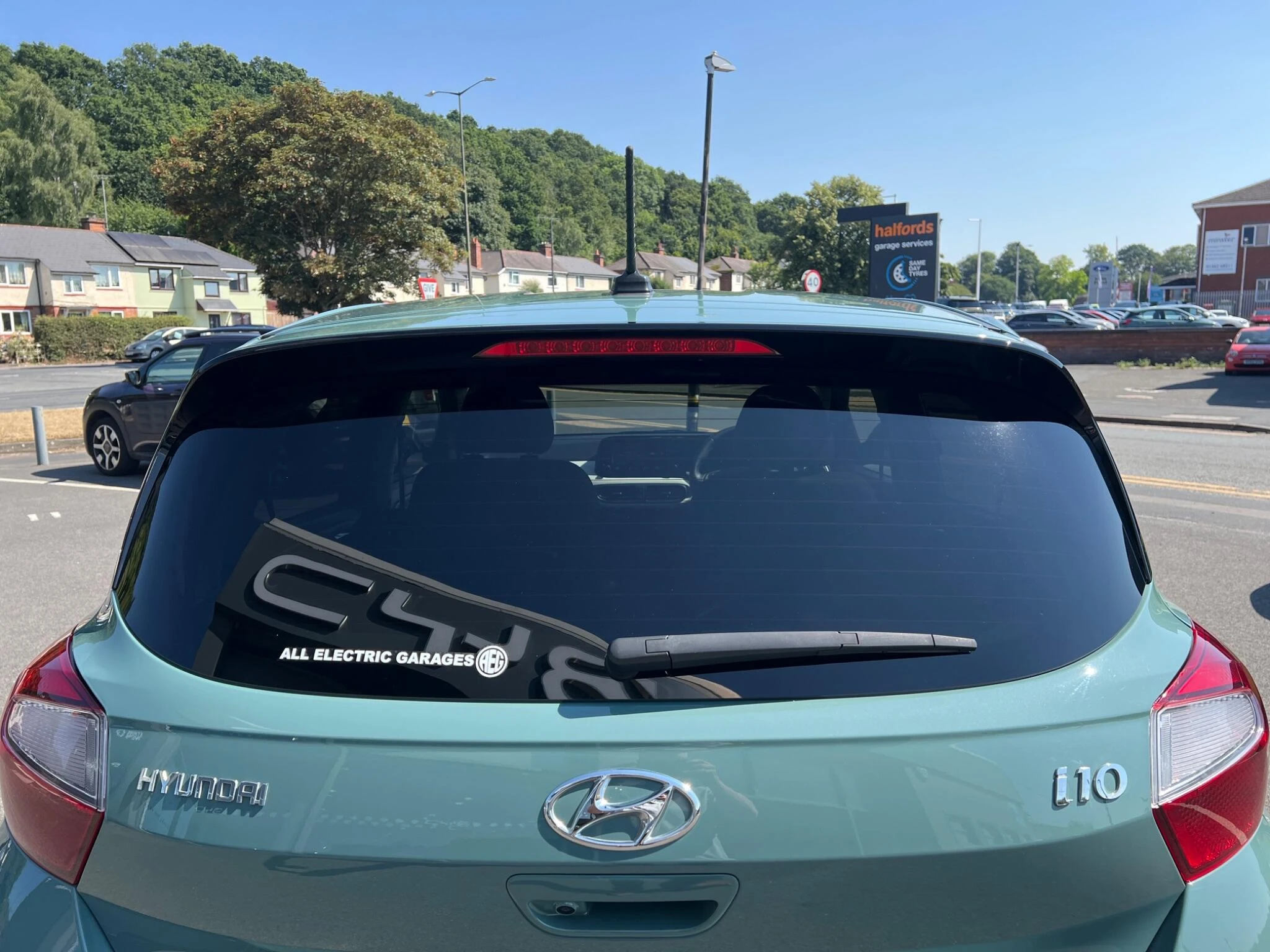 Vehicle image 10