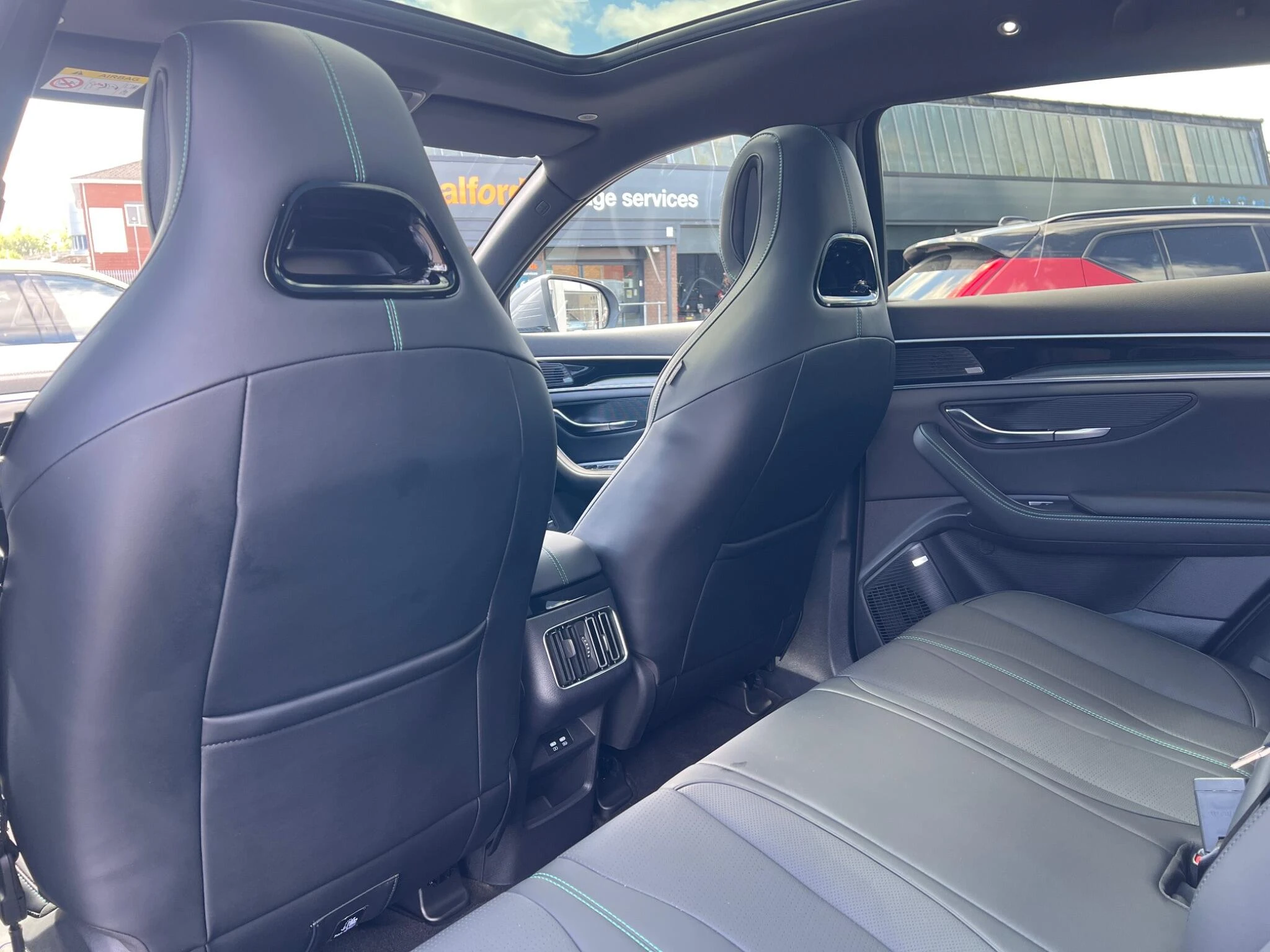 Vehicle image 14