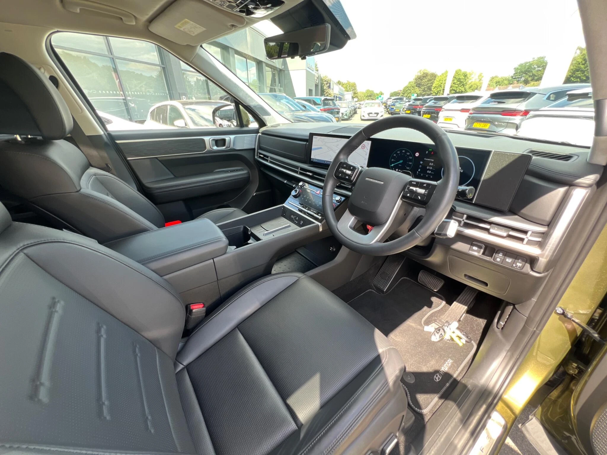 Vehicle image 18