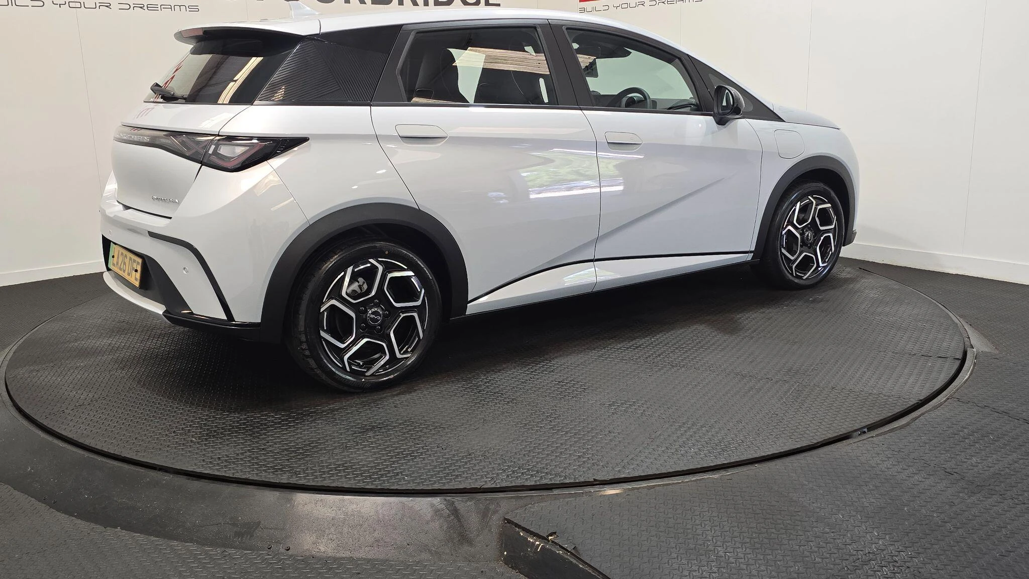 Vehicle image 14
