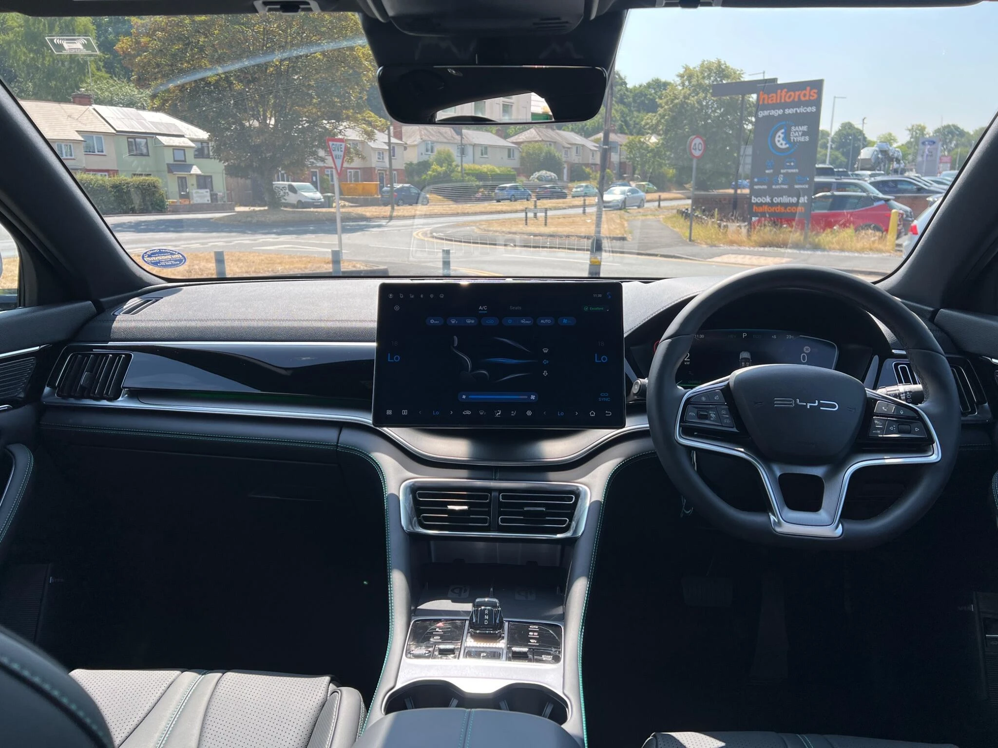 Vehicle image 11