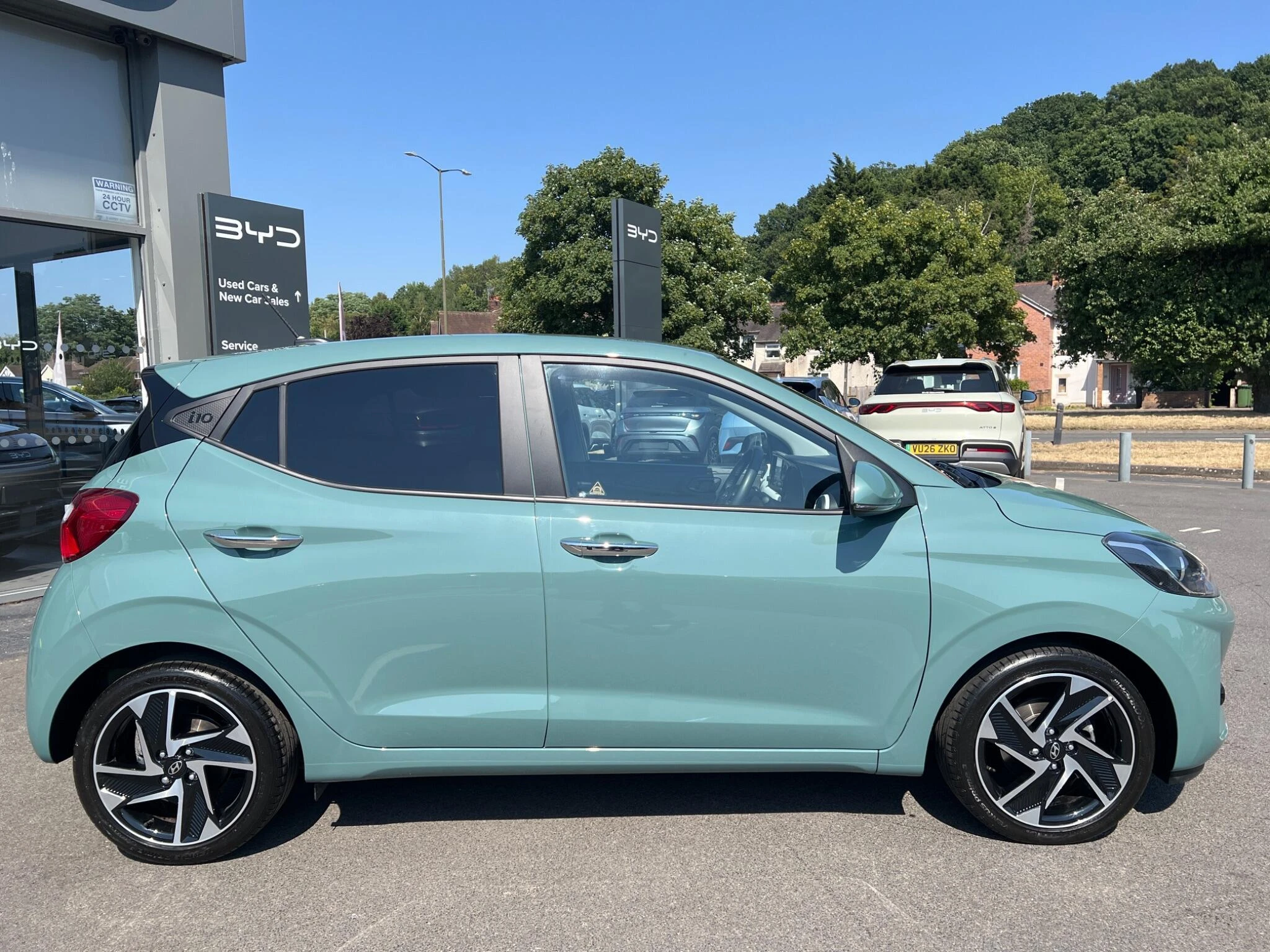 Vehicle image 12