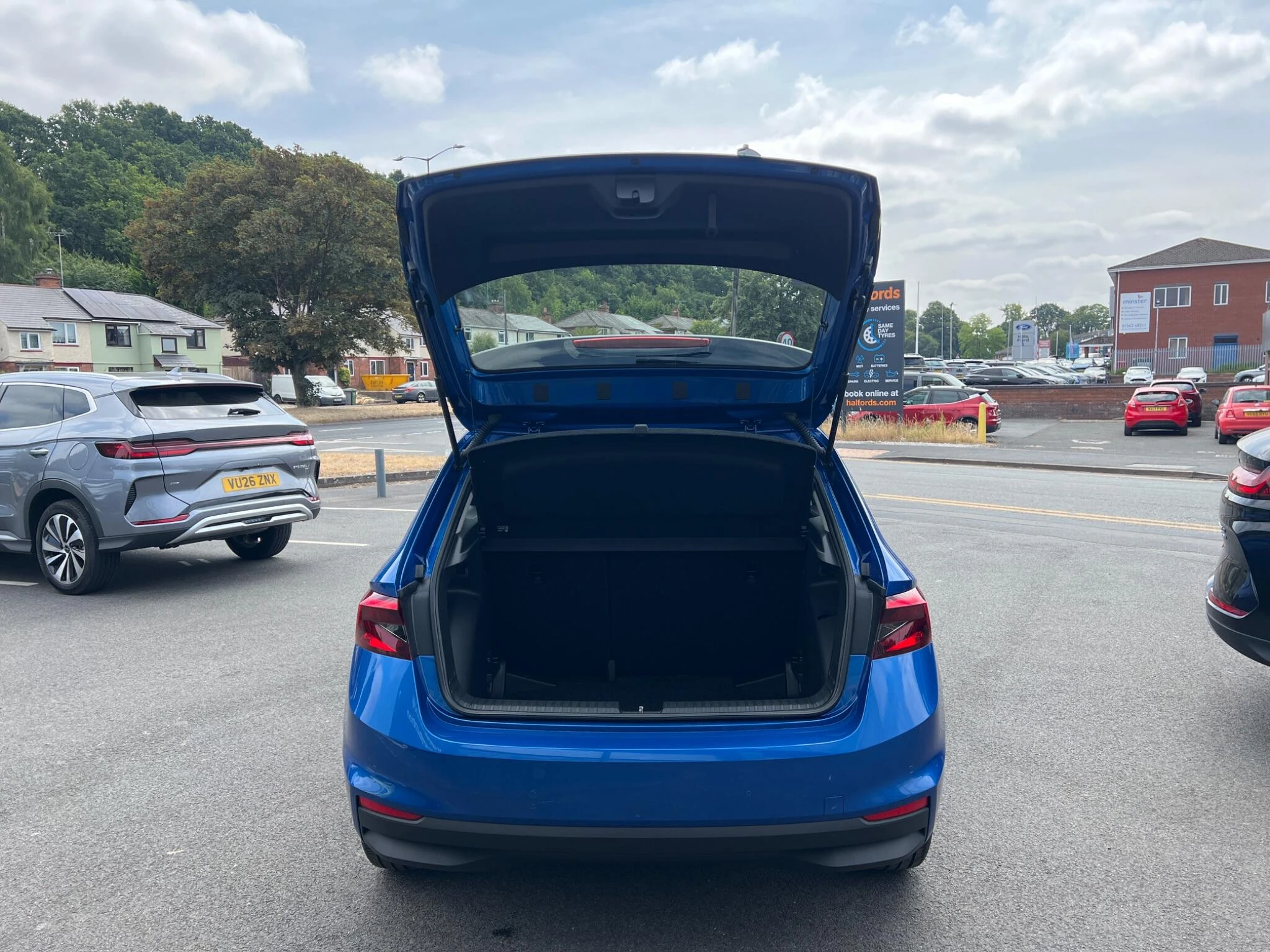Vehicle image 35