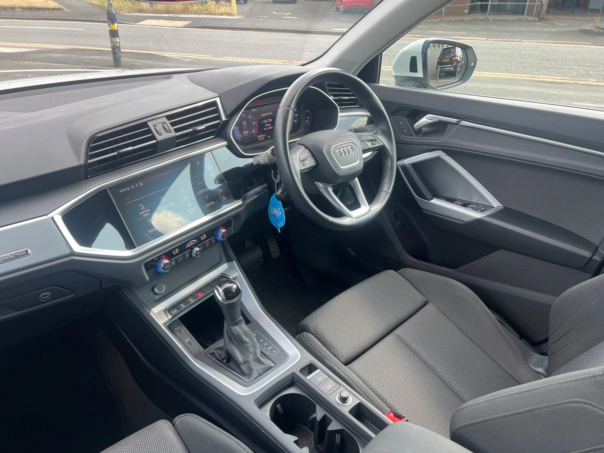 Vehicle image 23