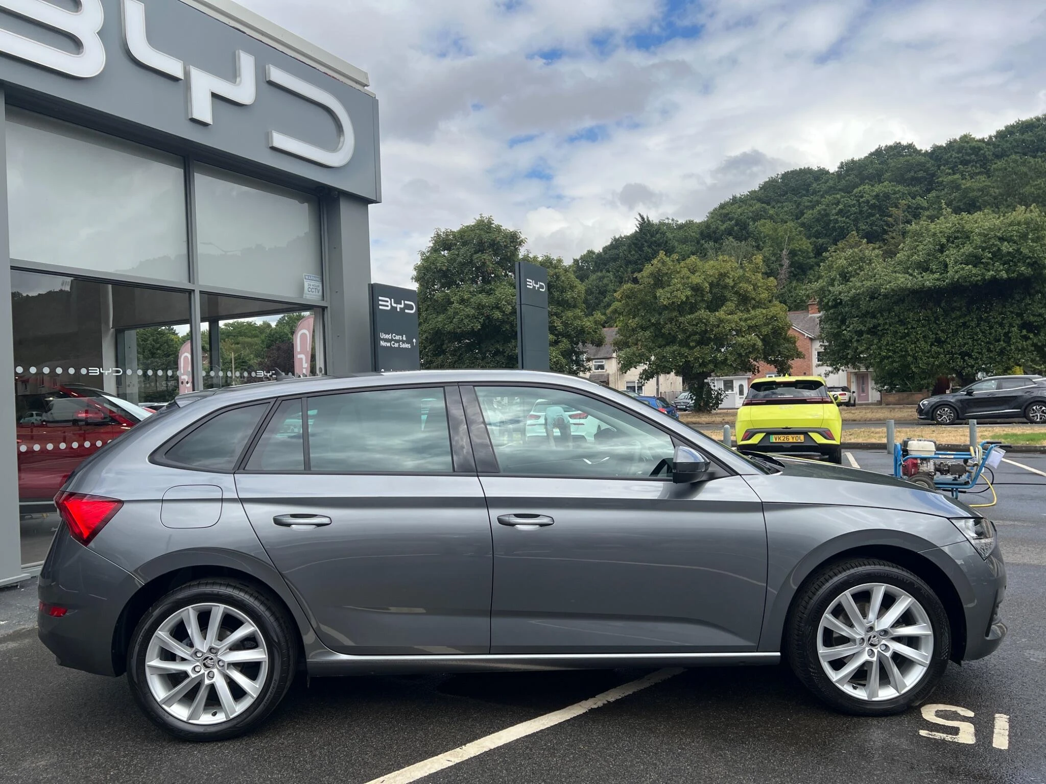Vehicle image 15