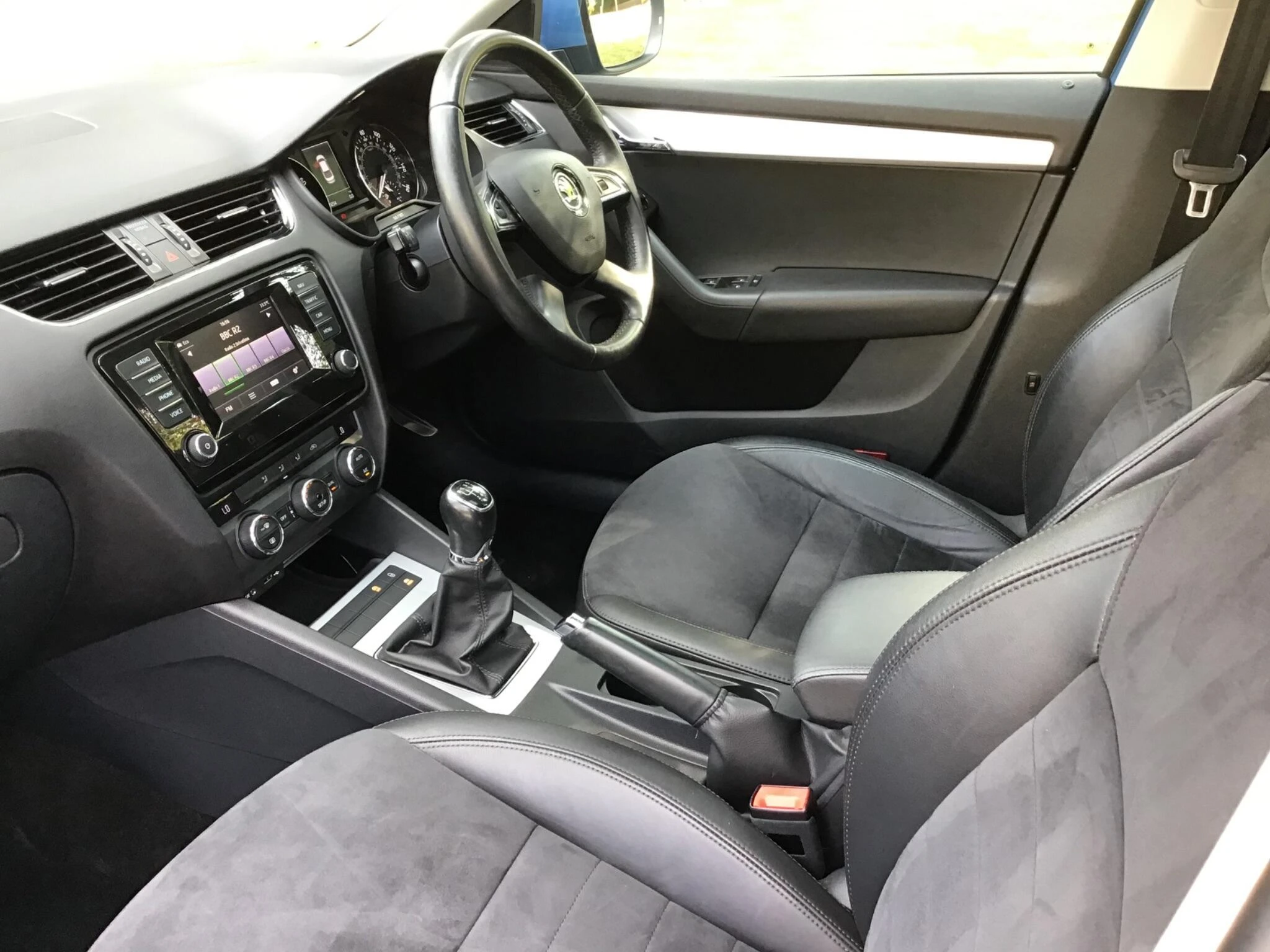 Vehicle image 26