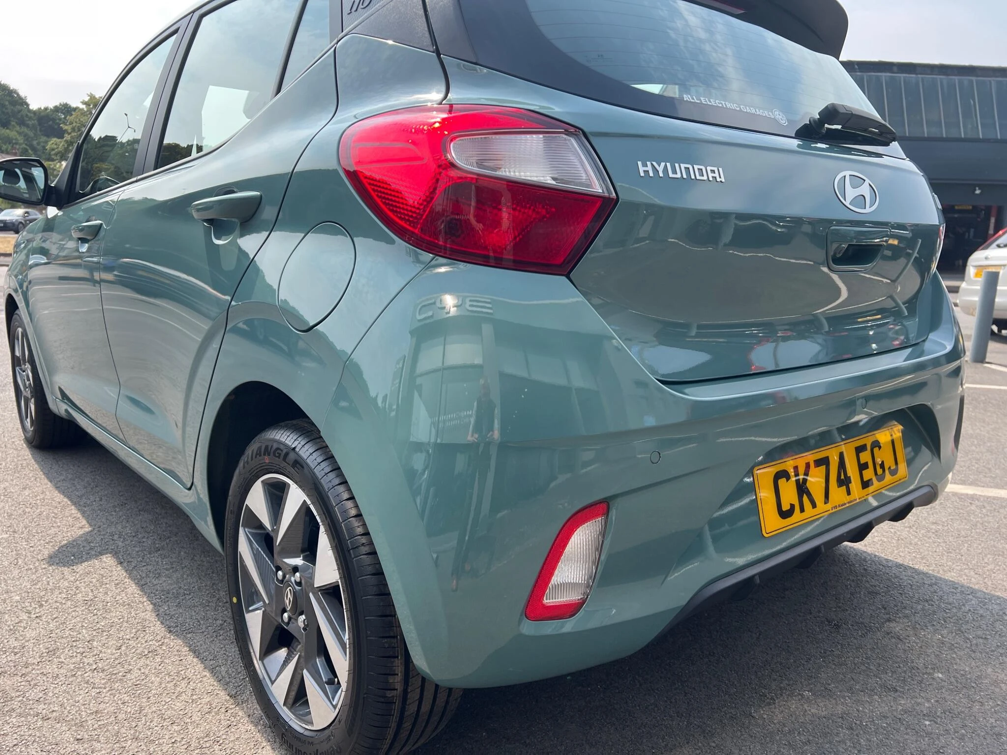 Vehicle image 9