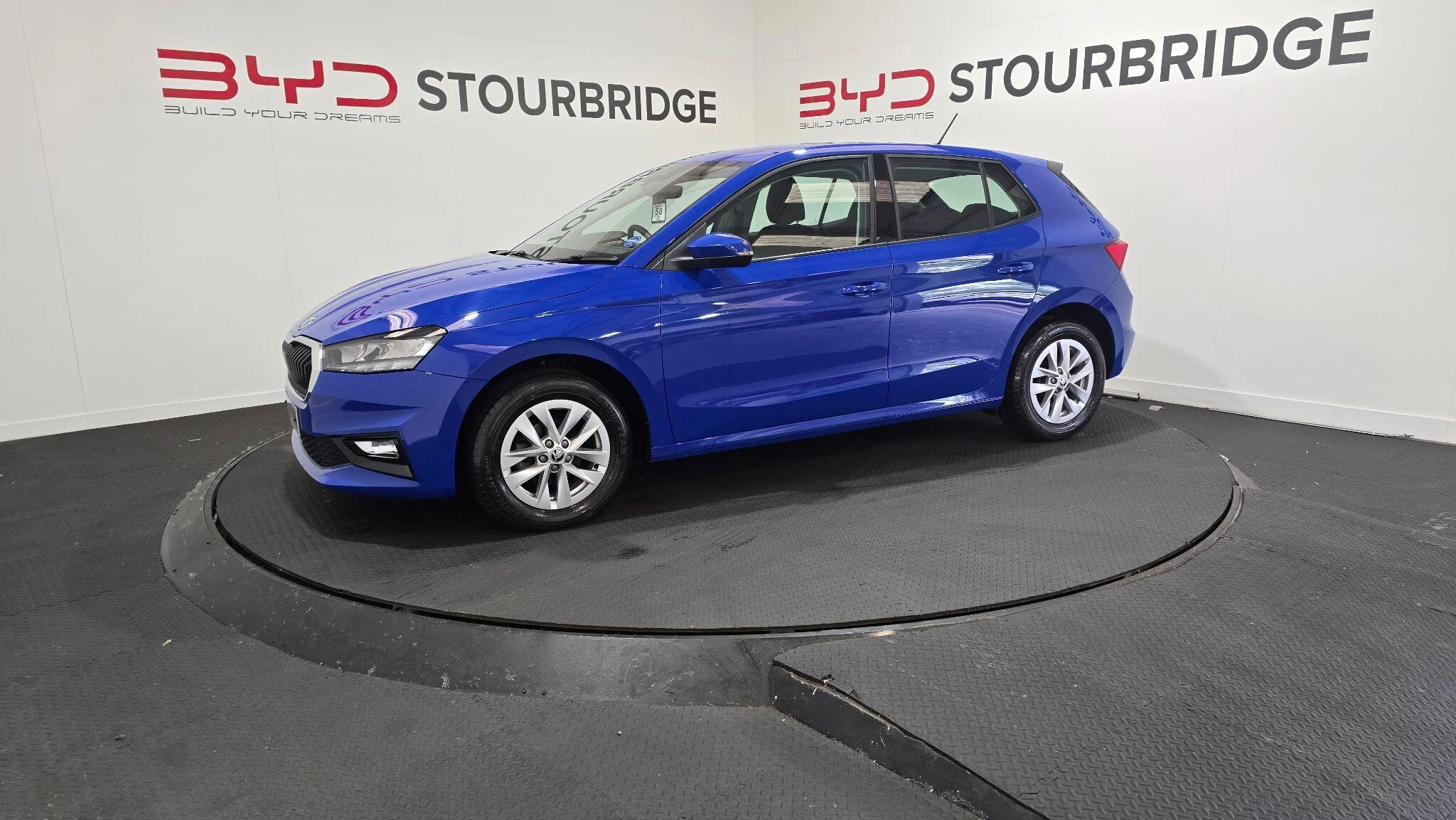 Vehicle image 9