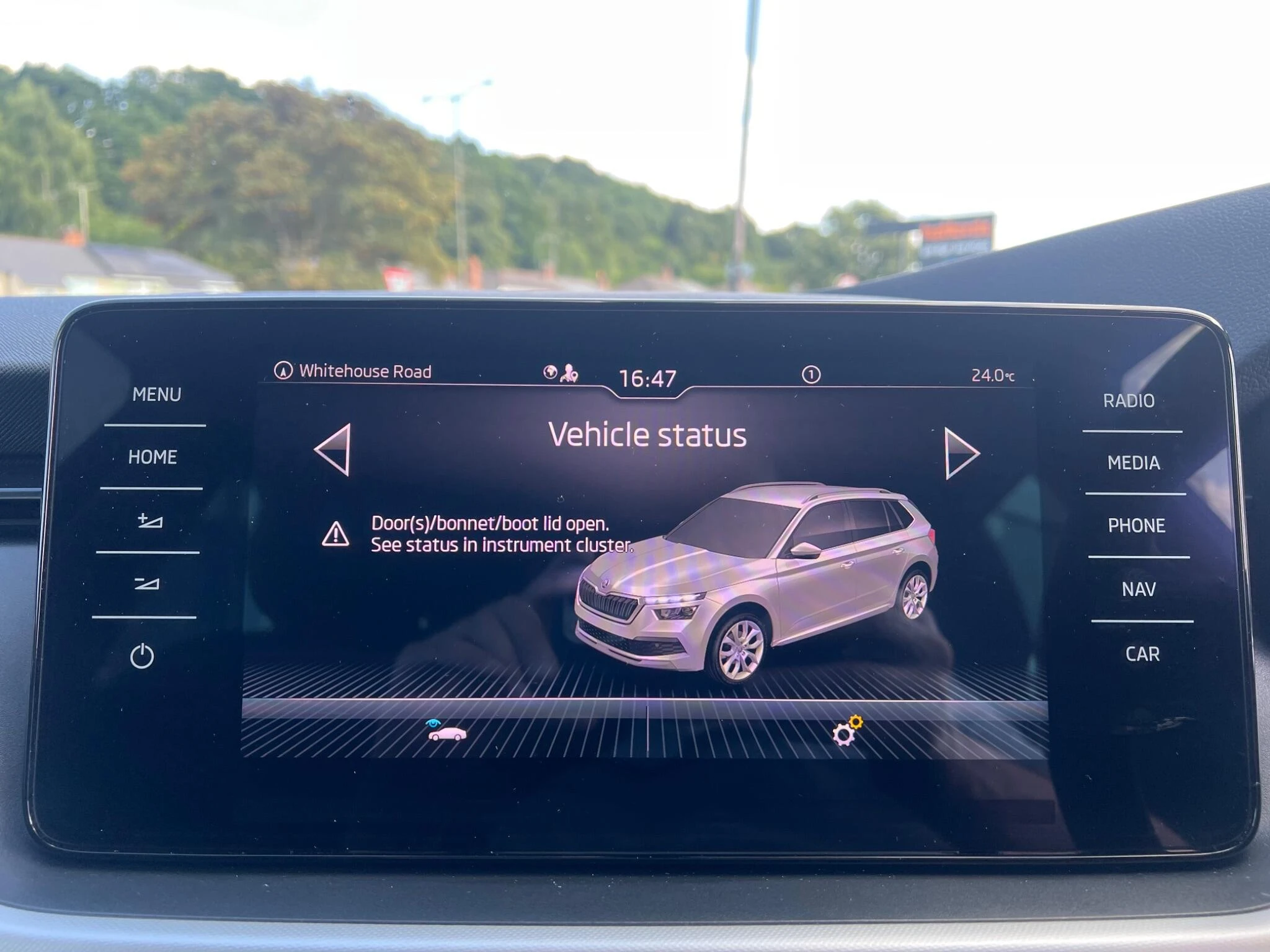Vehicle image 30