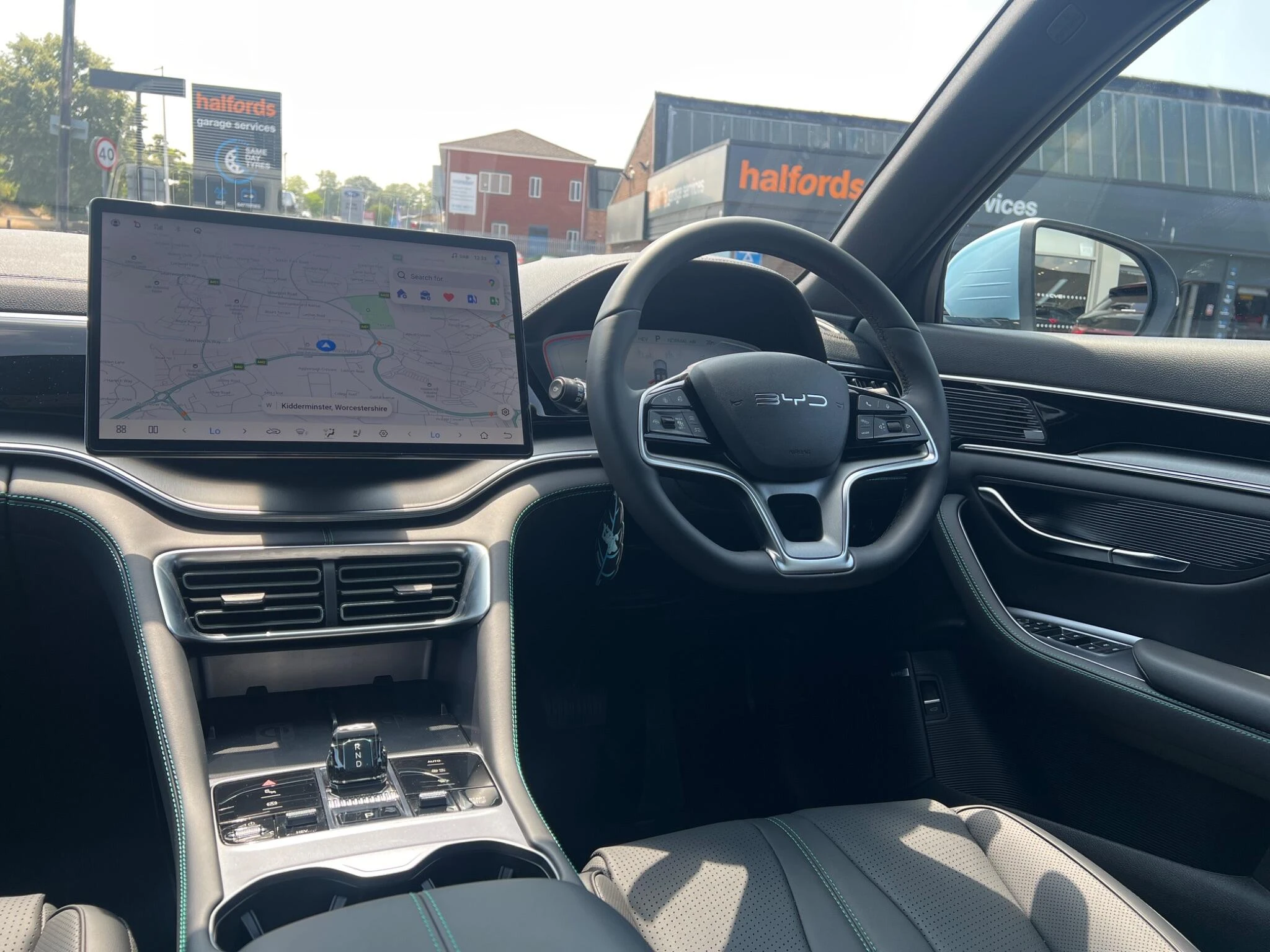 Vehicle image 17