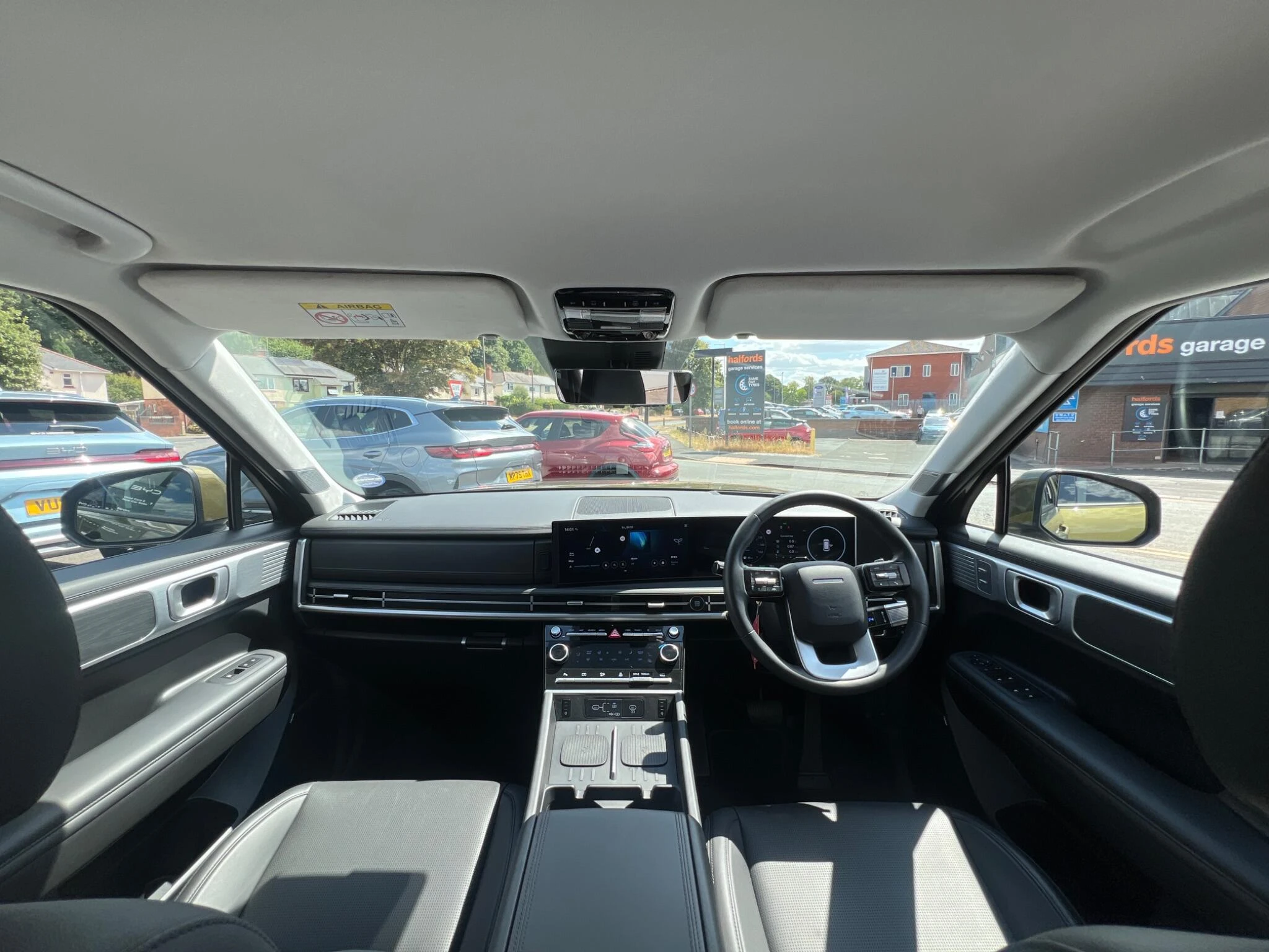 Vehicle image 12