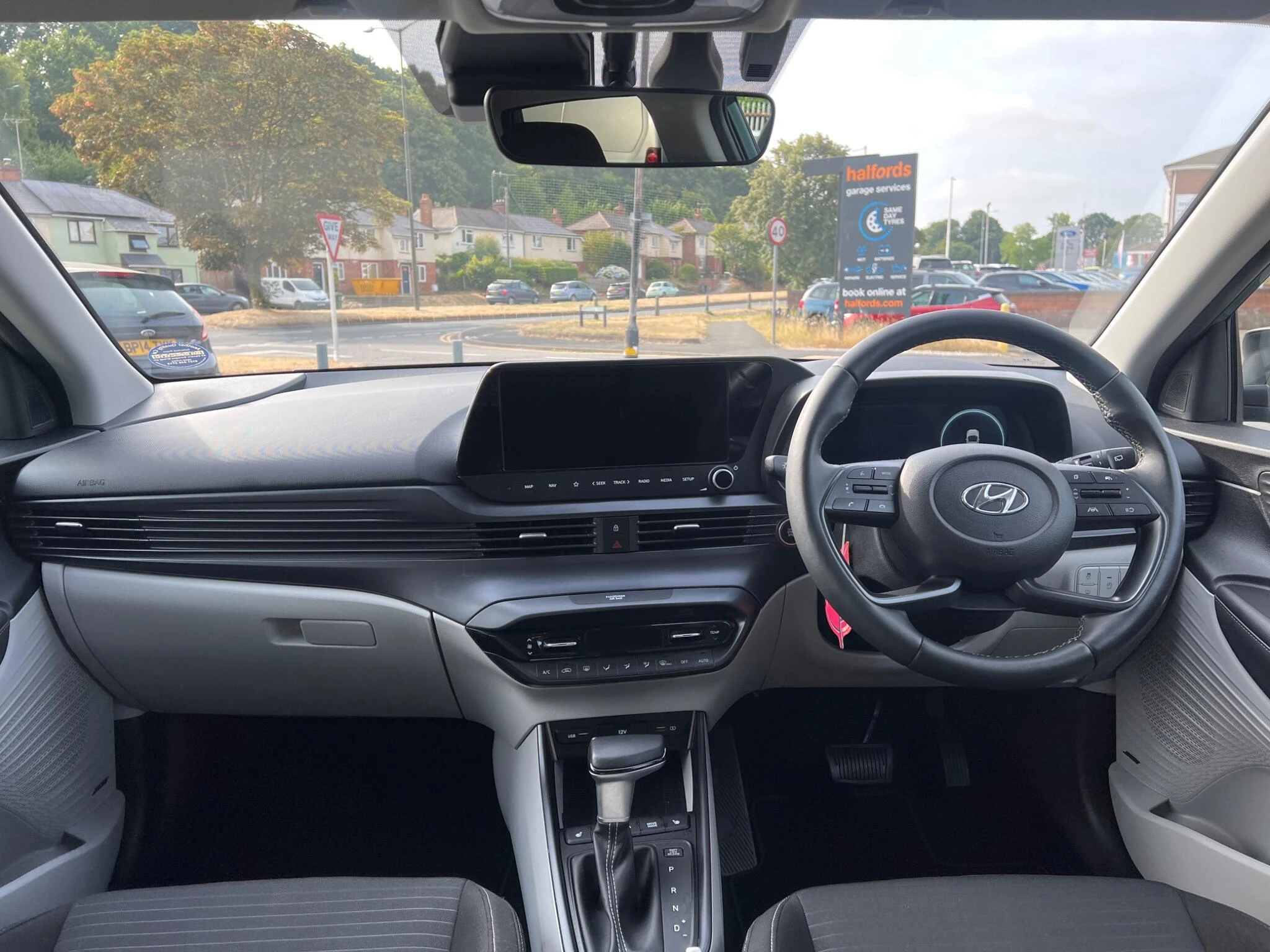 Vehicle image 15