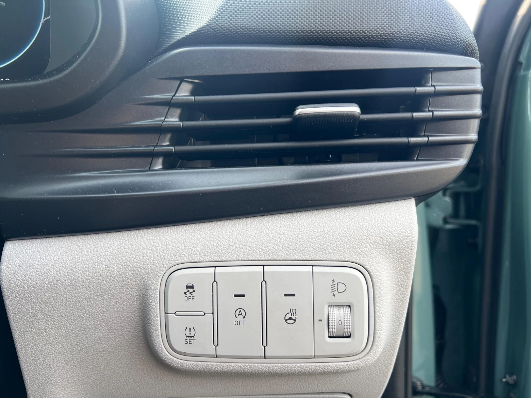 Vehicle image 48