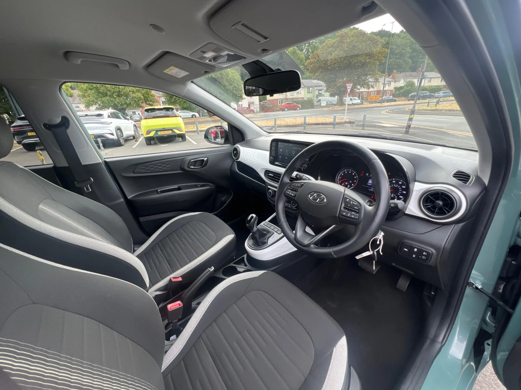Vehicle image 25