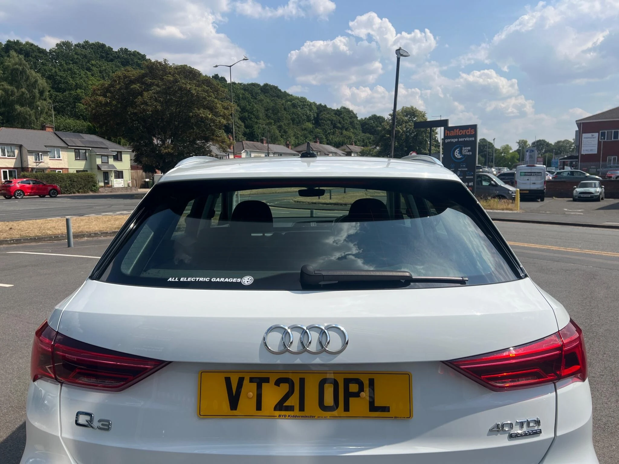 Vehicle image 14