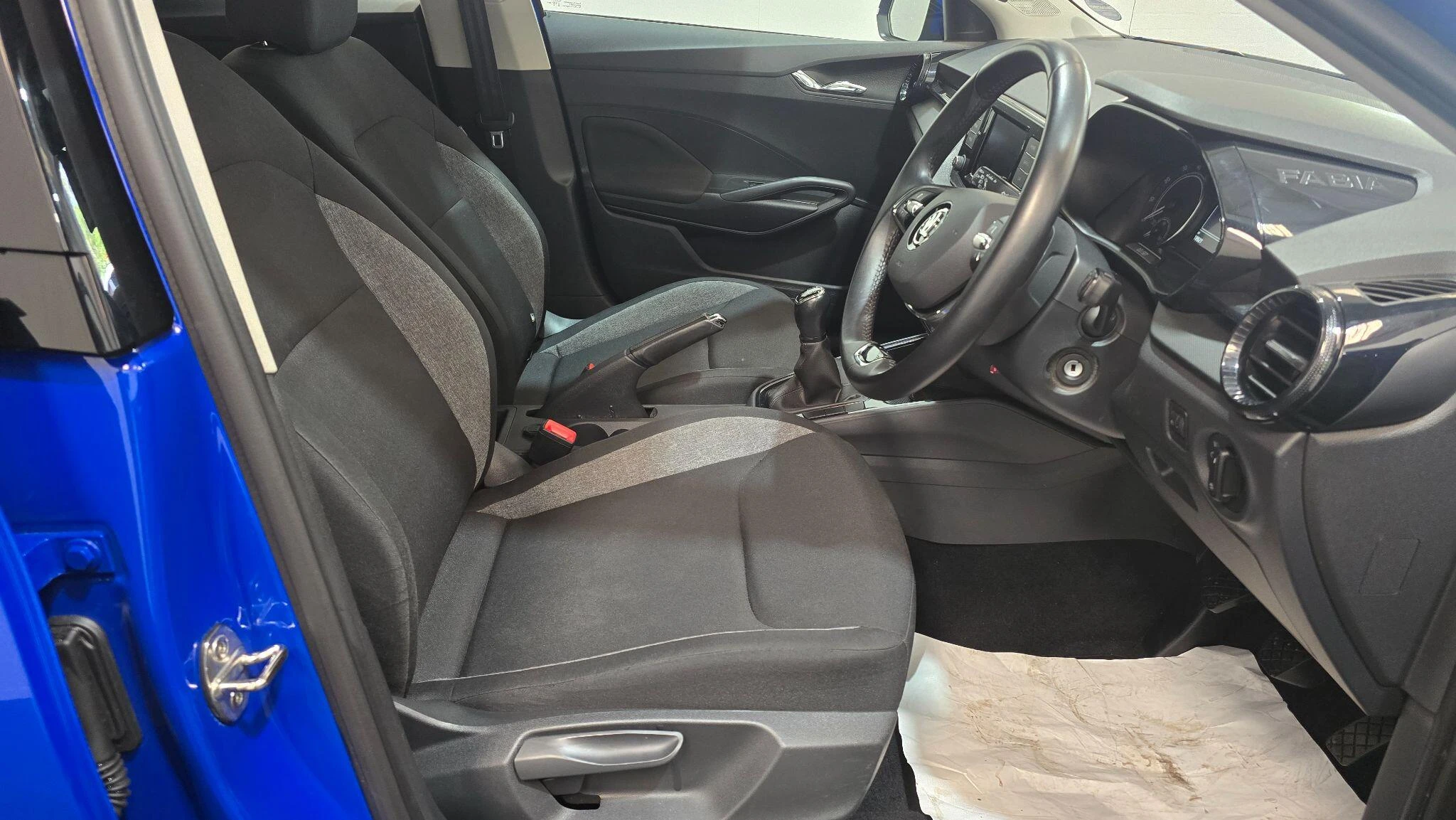 Vehicle image 20