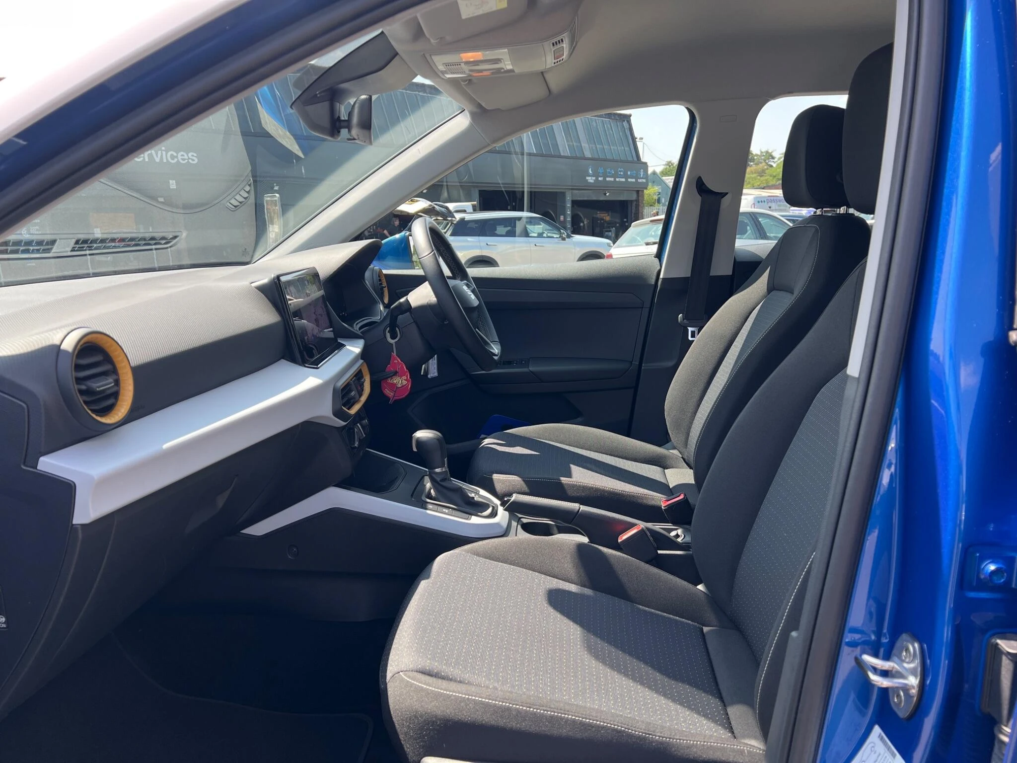 Vehicle image 47