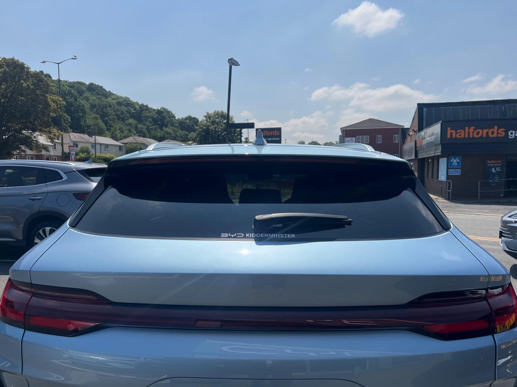 Vehicle image 13