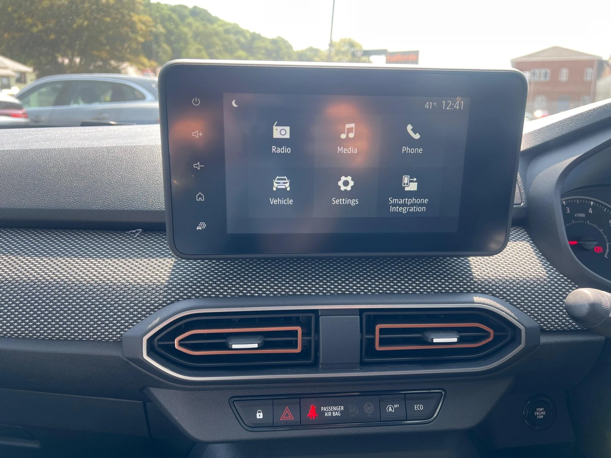 Vehicle image 28