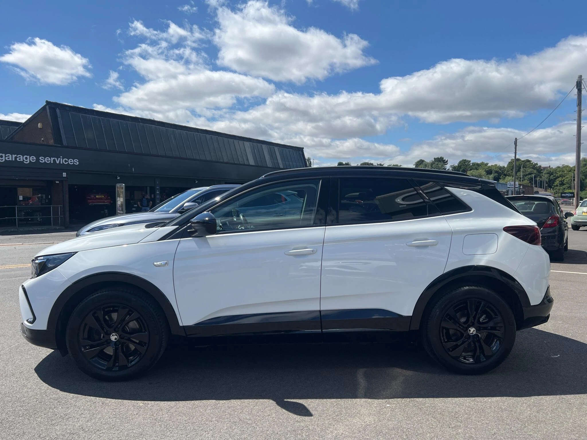 Vehicle image 12