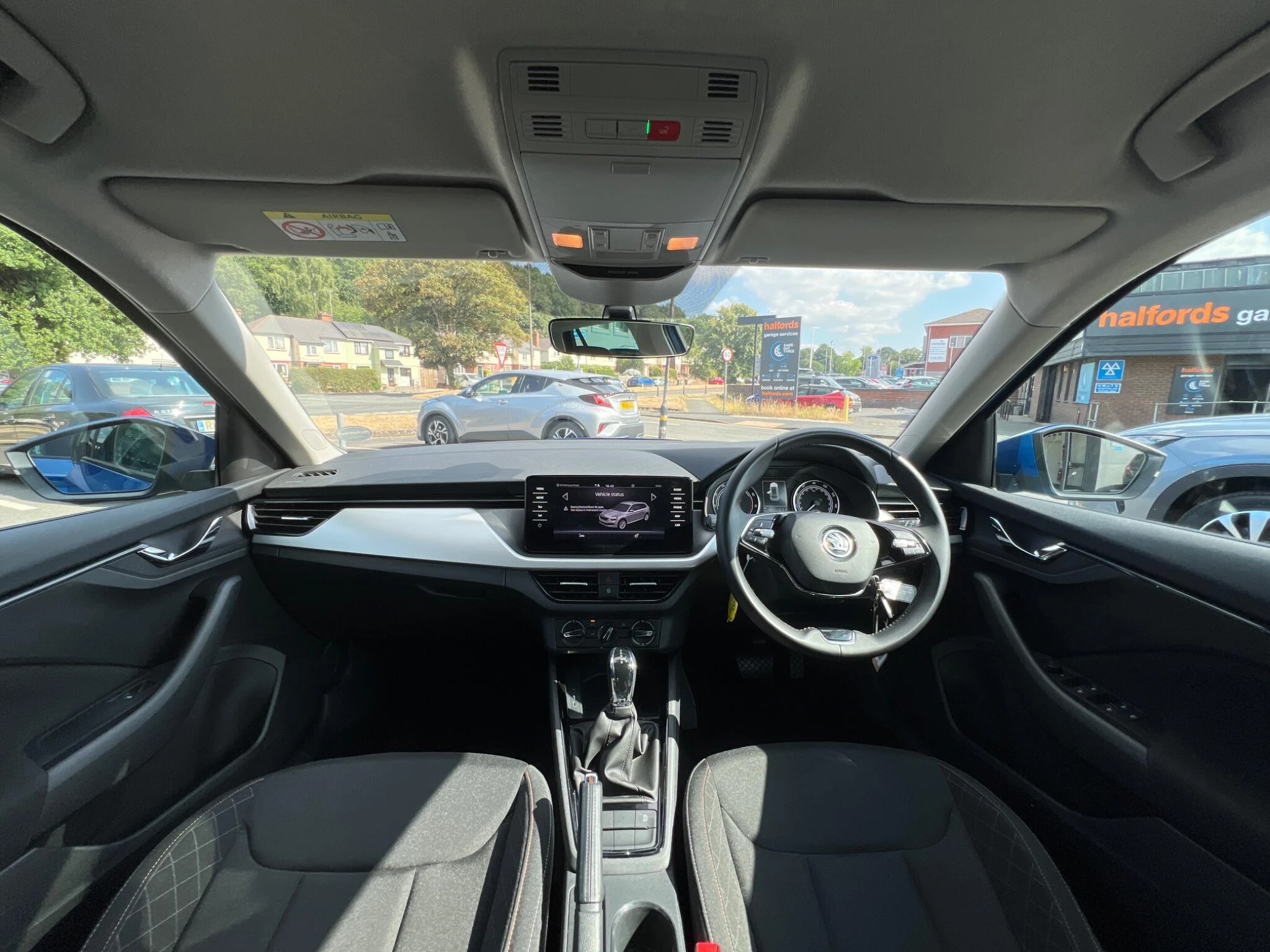 Vehicle image 11