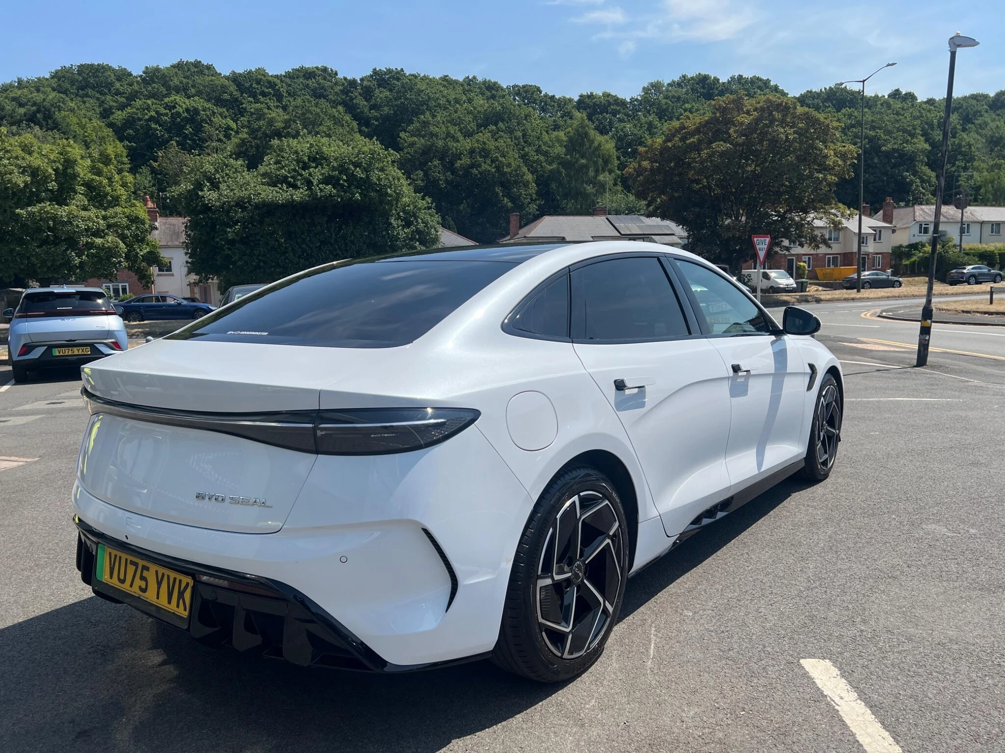 Vehicle image 15