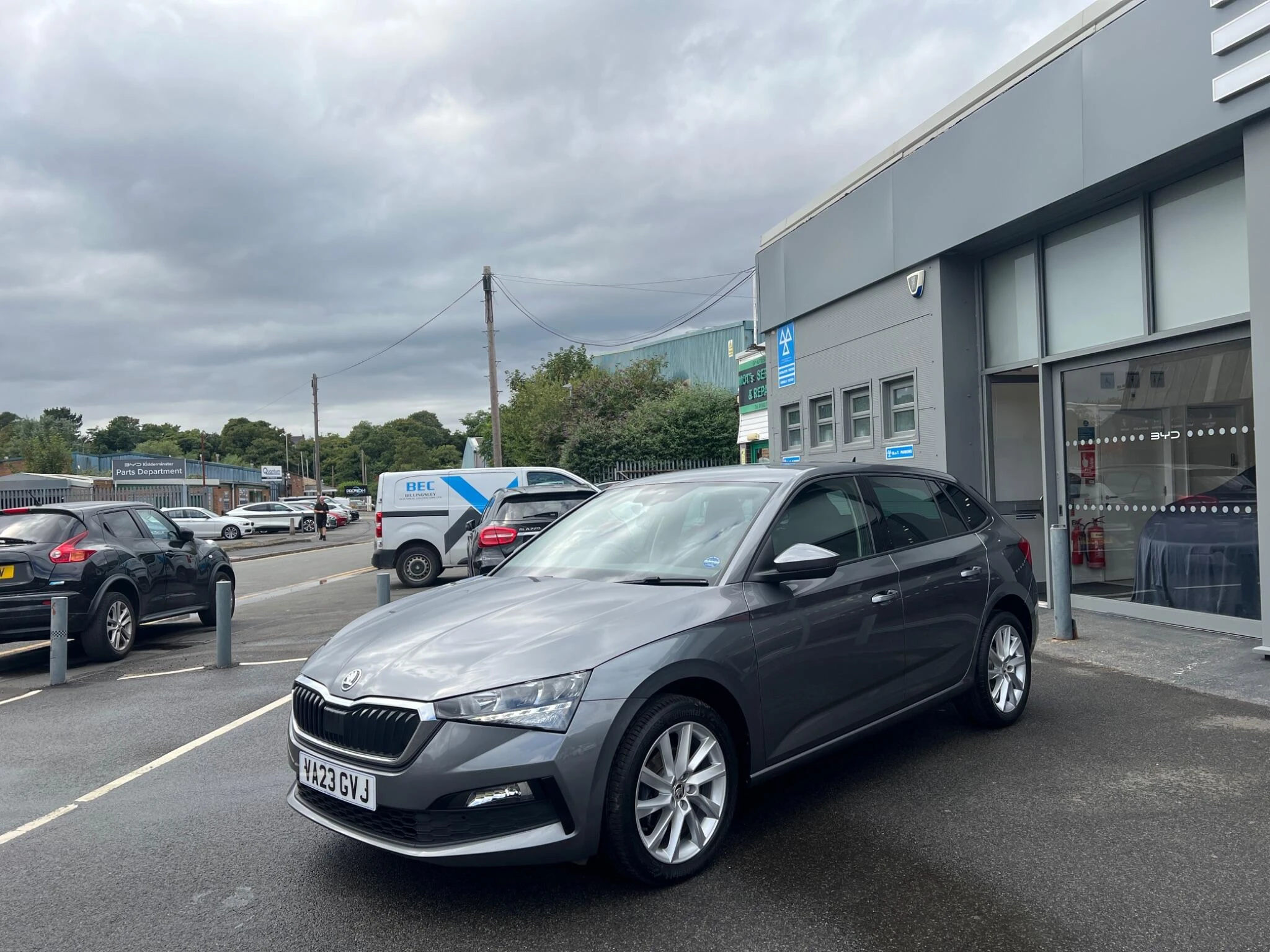 Vehicle image 9