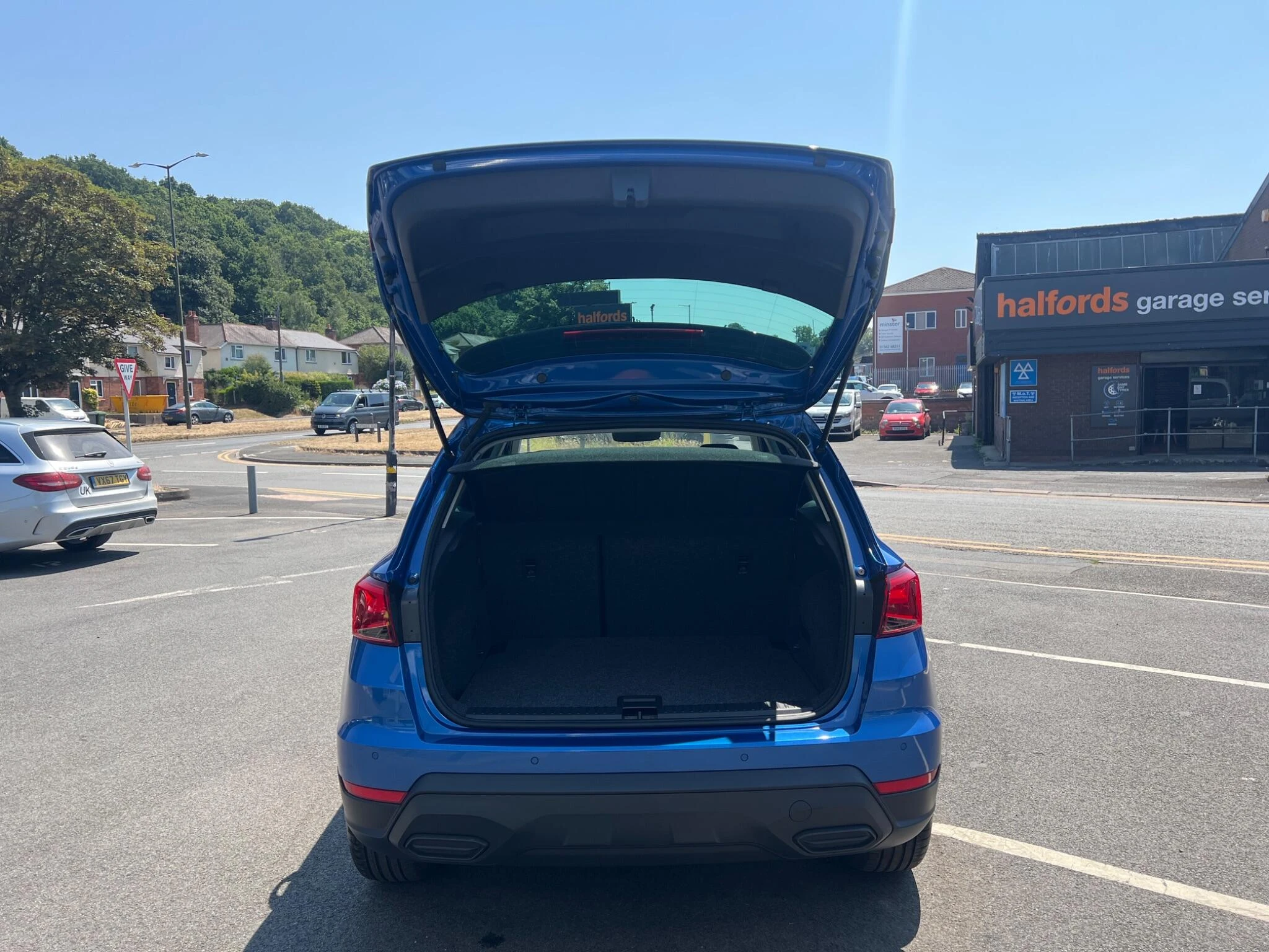 Vehicle image 38