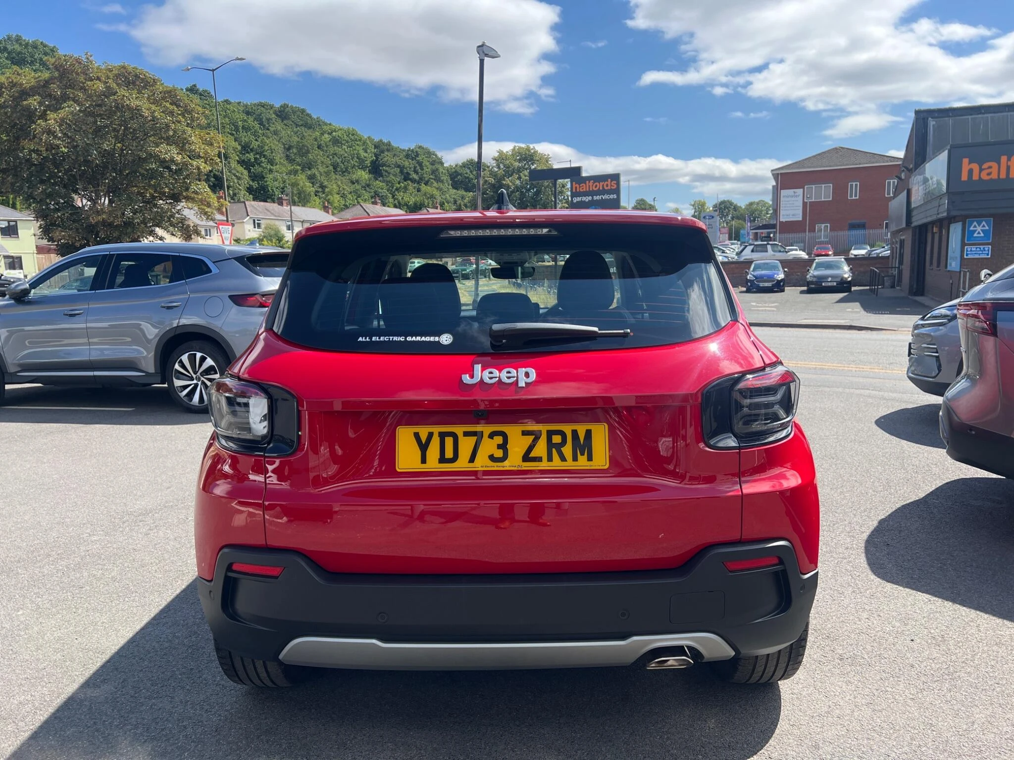 Vehicle image 15